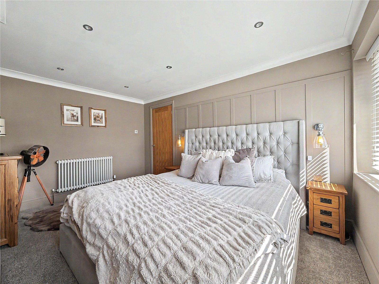 4 bedroom house for sale in Rainham | Robinson Michael & Jackson