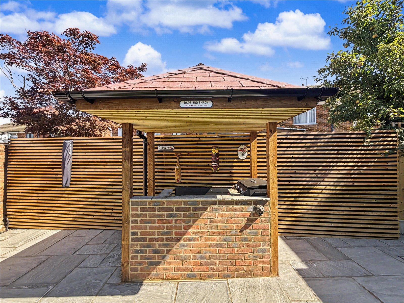 4 bedroom house for sale in Rainham | Robinson Michael & Jackson
