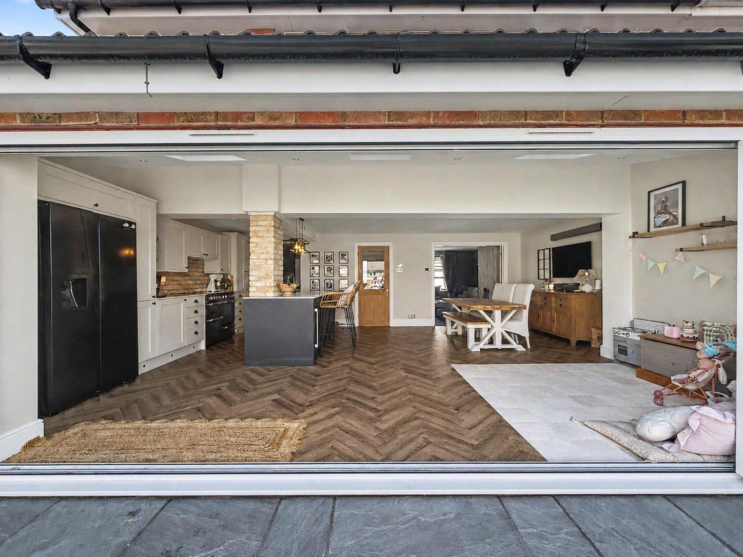 4 bedroom house for sale in Rainham | Robinson Michael & Jackson