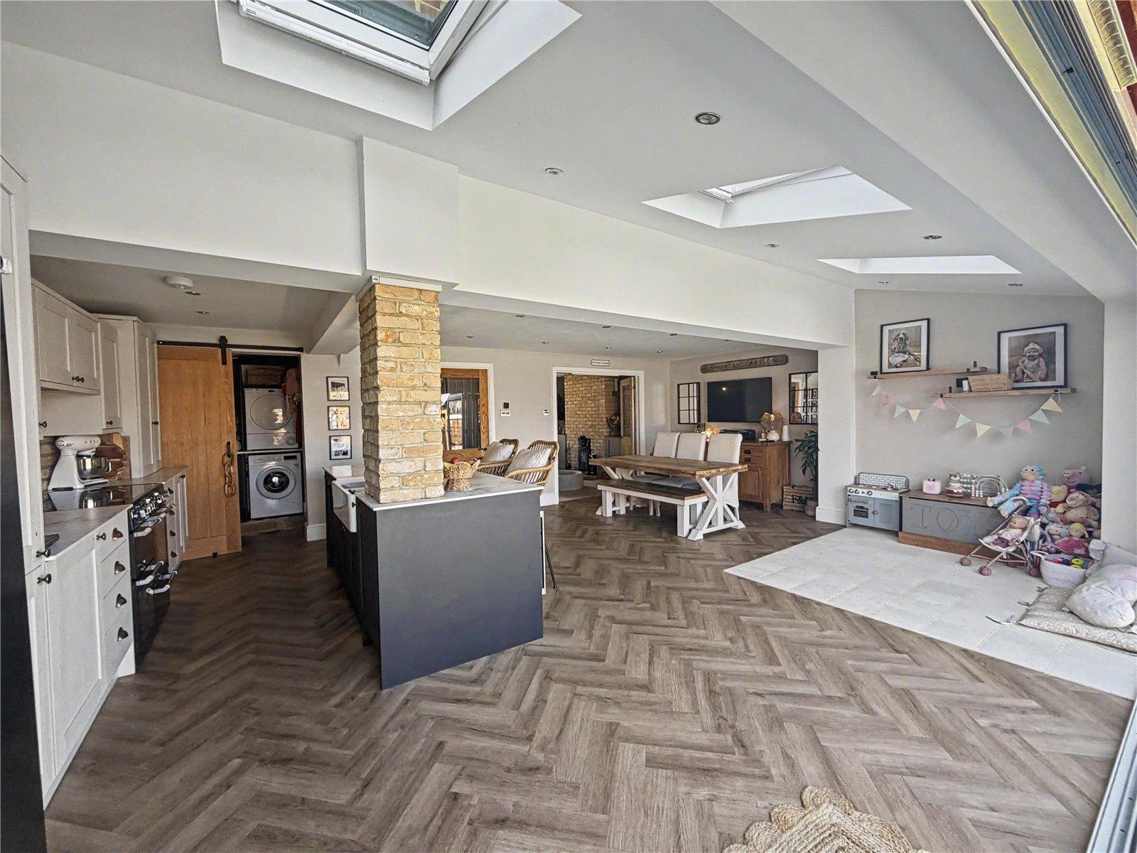 4 bedroom house for sale in Rainham | Robinson Michael & Jackson
