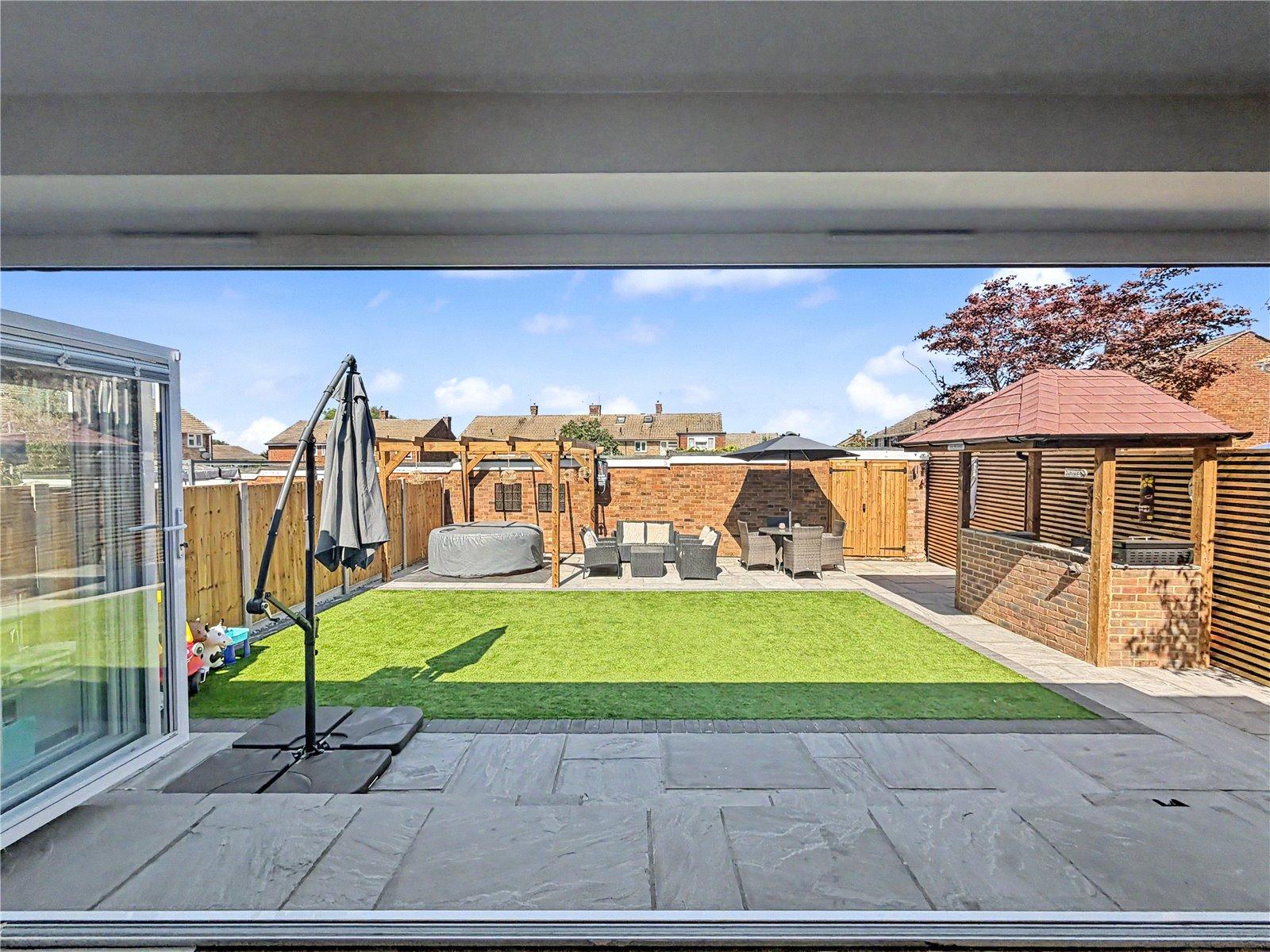 4 bedroom house for sale in Rainham | Robinson Michael & Jackson