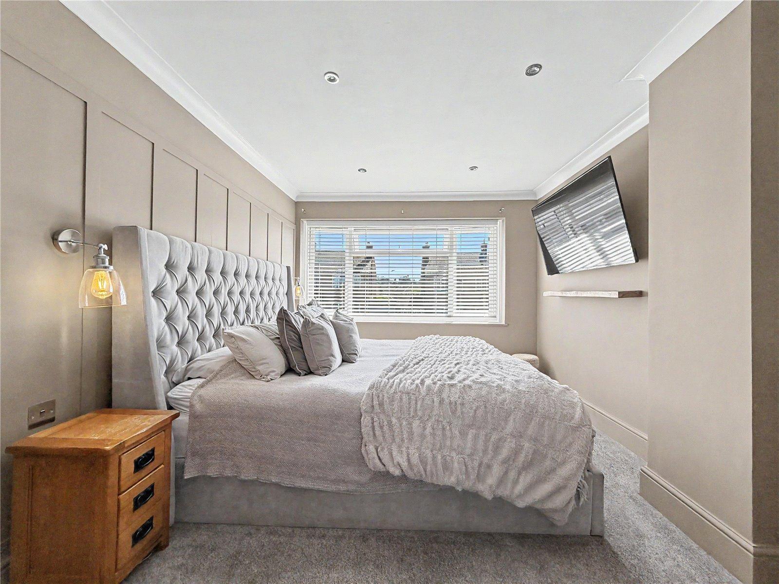 4 bedroom house for sale in Rainham | Robinson Michael & Jackson