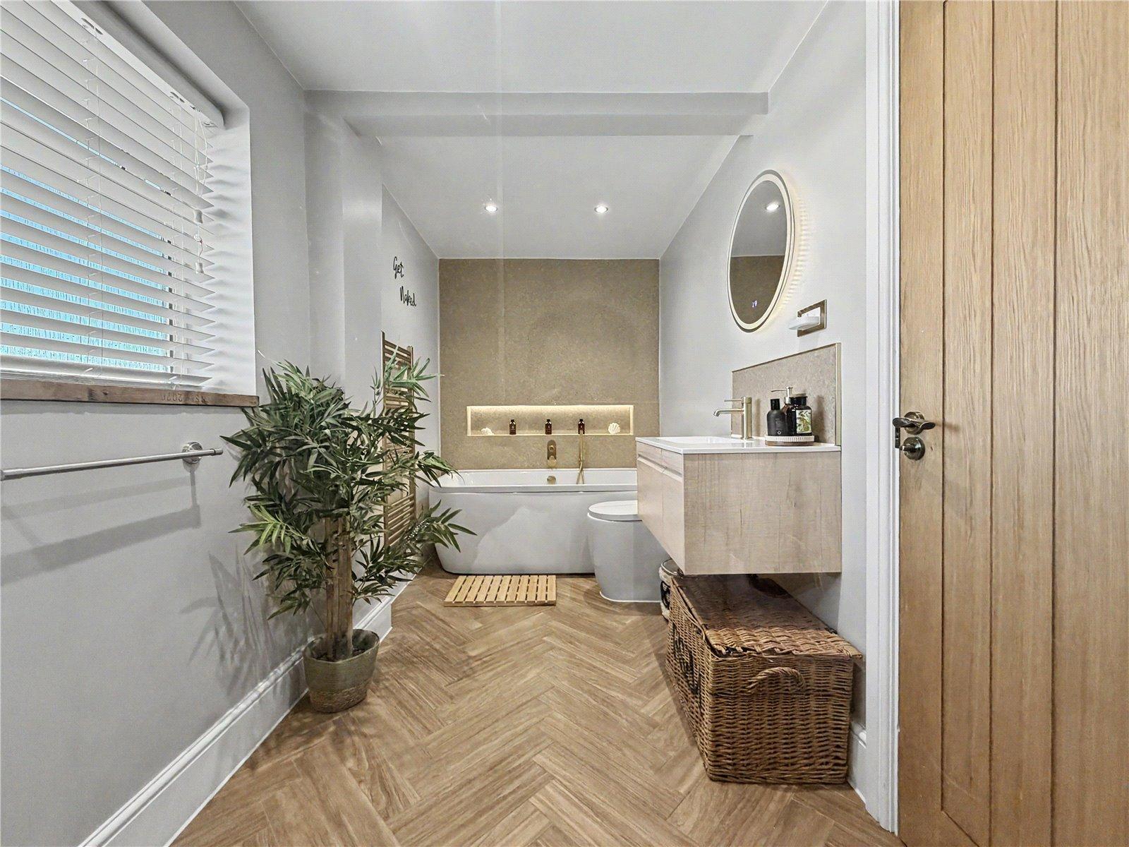 4 bedroom house for sale in Rainham | Robinson Michael & Jackson
