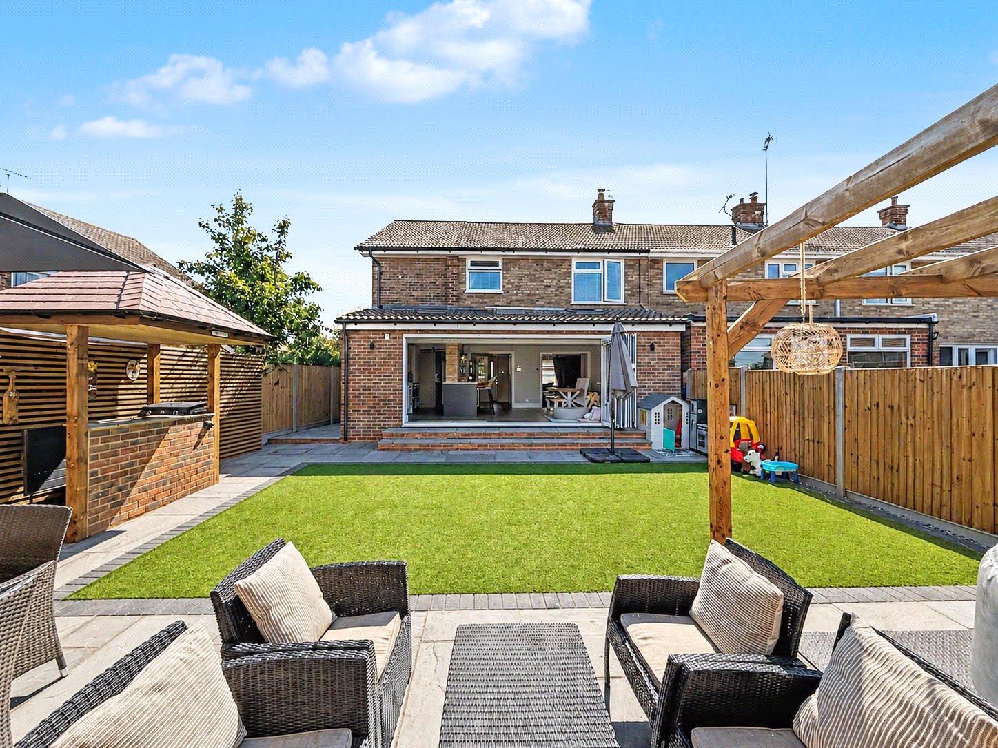 4 bedroom house for sale in Rainham | Robinson Michael & Jackson