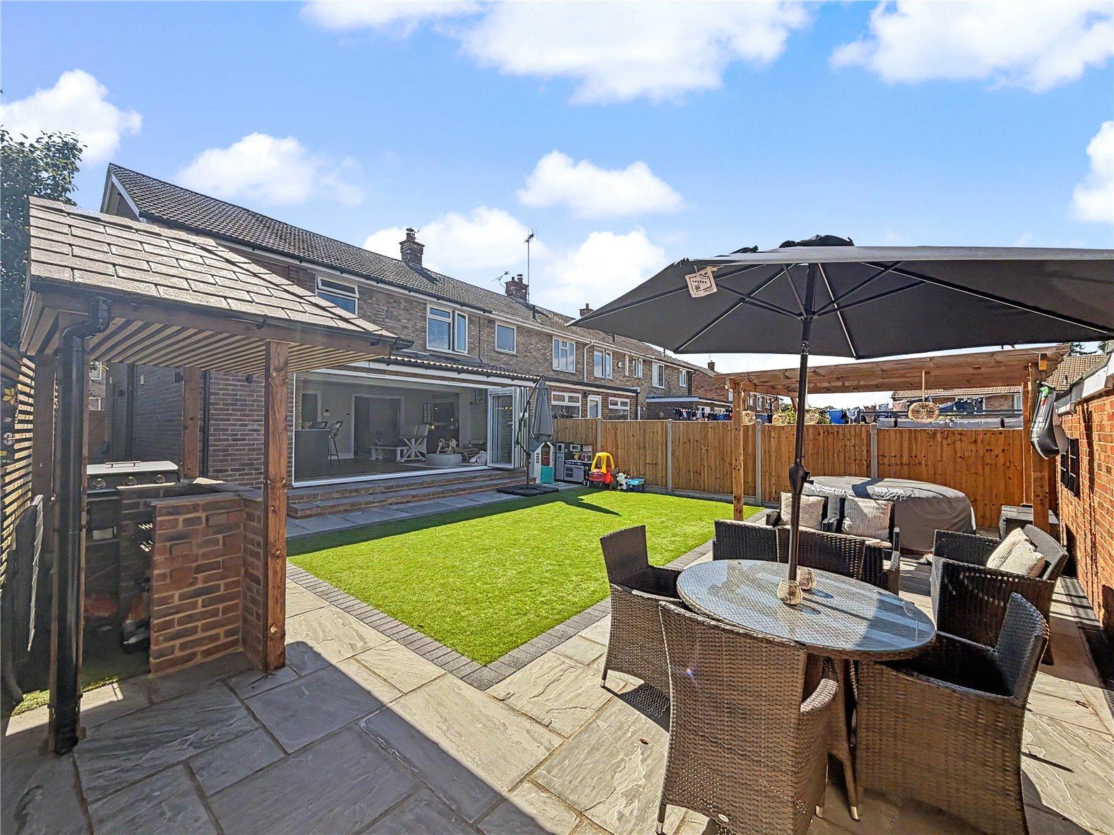4 bedroom house for sale in Rainham | Robinson Michael & Jackson
