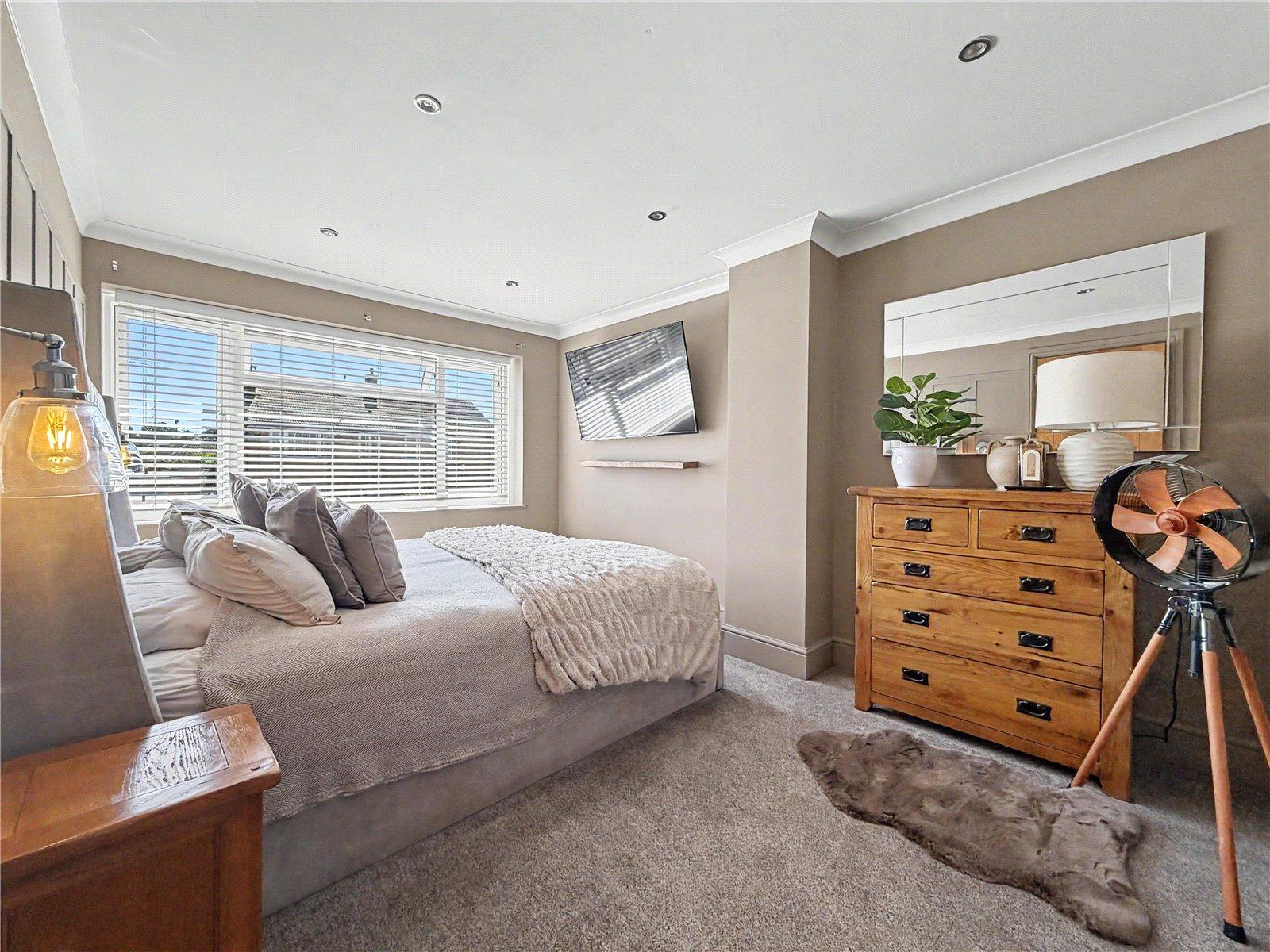 4 bedroom house for sale in Rainham | Robinson Michael & Jackson