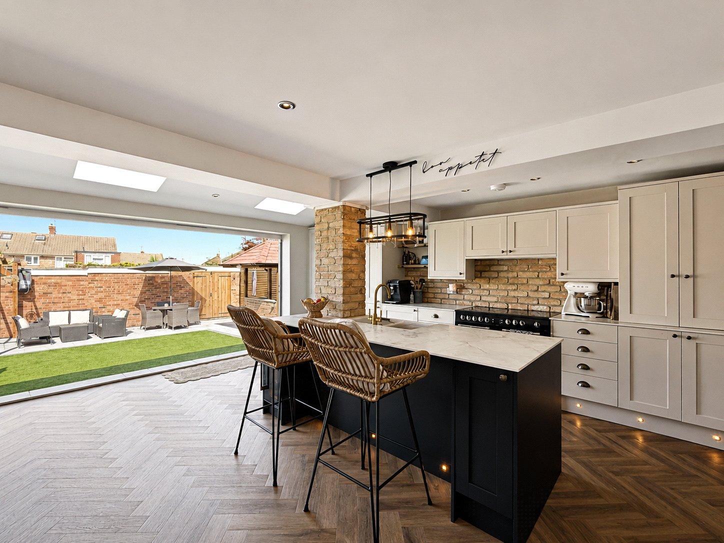 4 bedroom house for sale in Rainham | Robinson Michael & Jackson