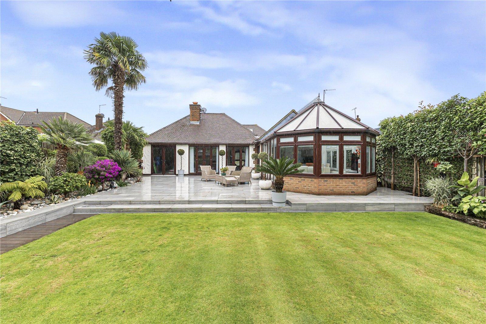 4 bedroom bungalow for sale in Rainham | Robinson Michael & Jackson