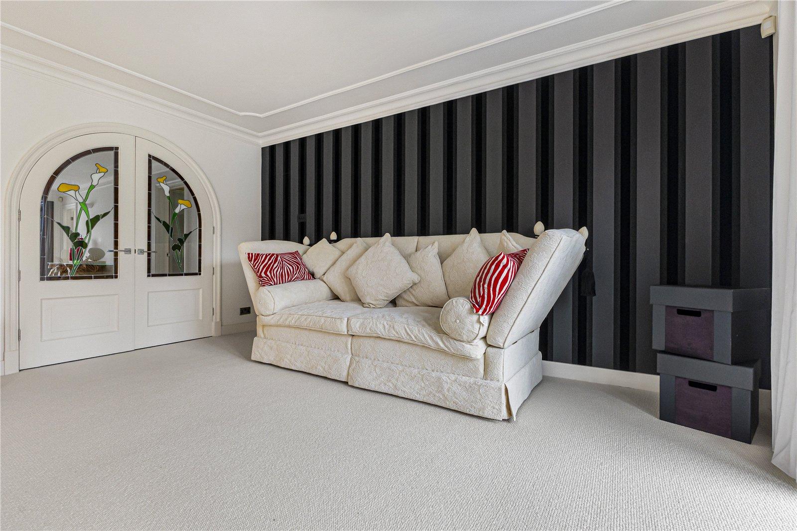 4 bedroom bungalow for sale in Rainham | Robinson Michael & Jackson