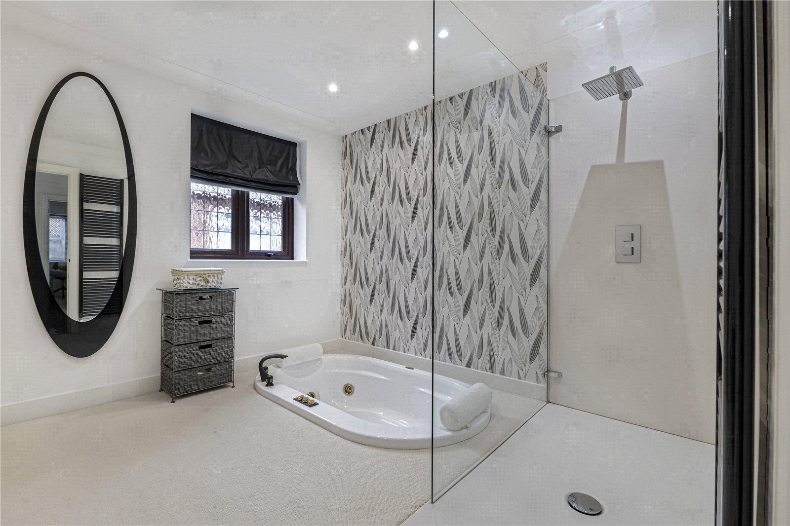 4 bedroom bungalow for sale in Rainham | Robinson Michael & Jackson