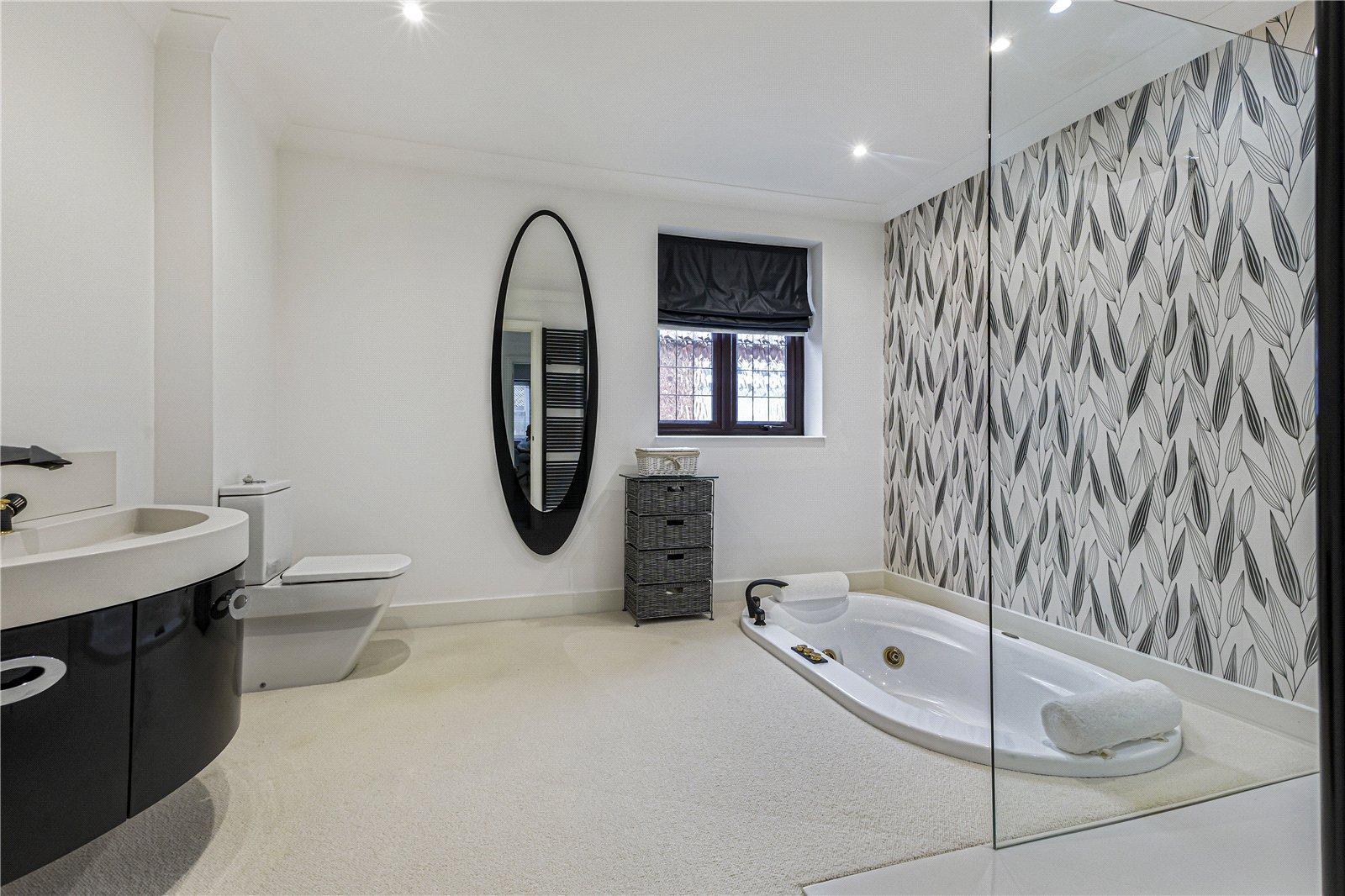 4 bedroom bungalow for sale in Rainham | Robinson Michael & Jackson