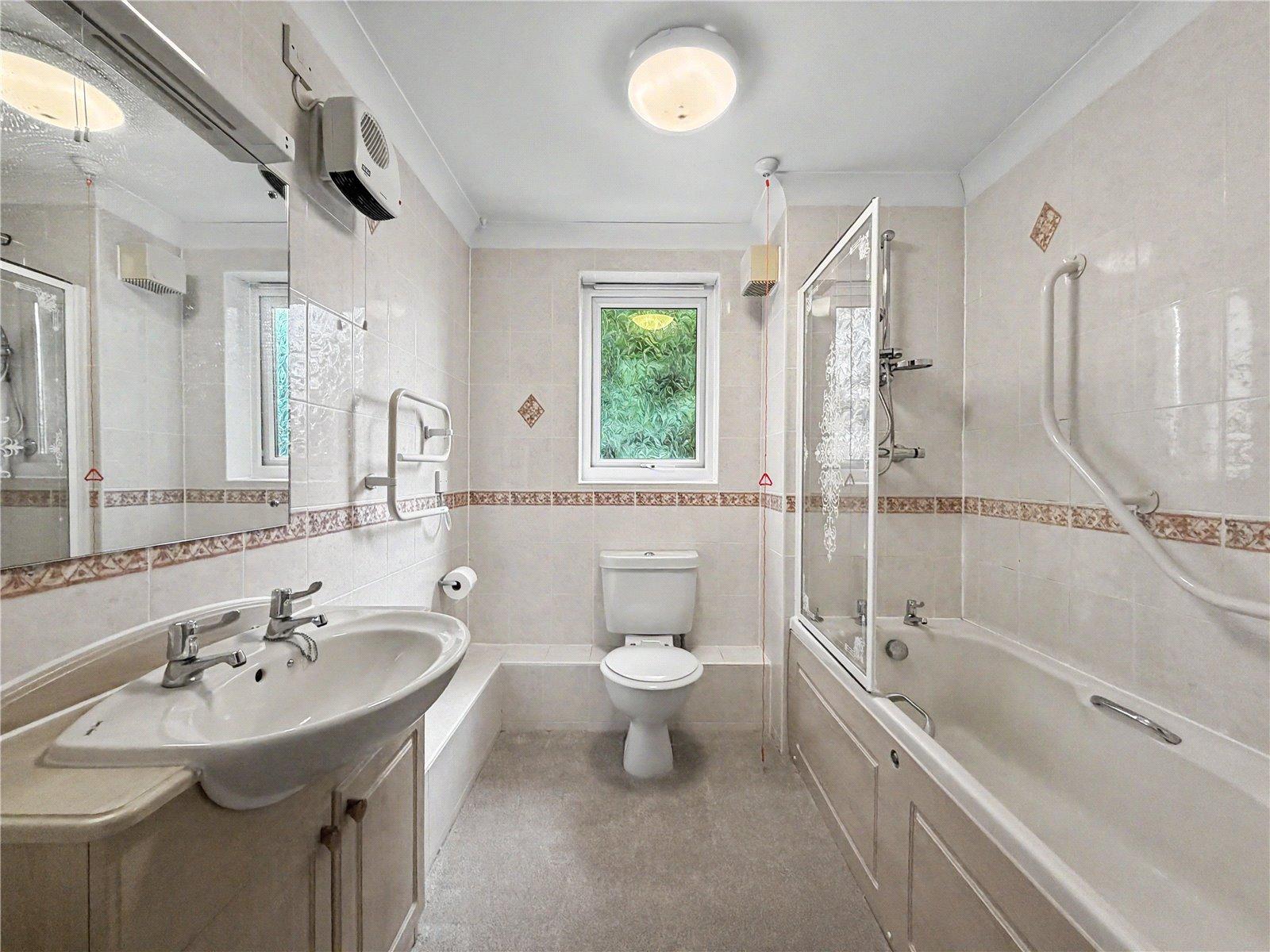 1 bedroom property for sale in Rainham | Robinson Michael & Jackson