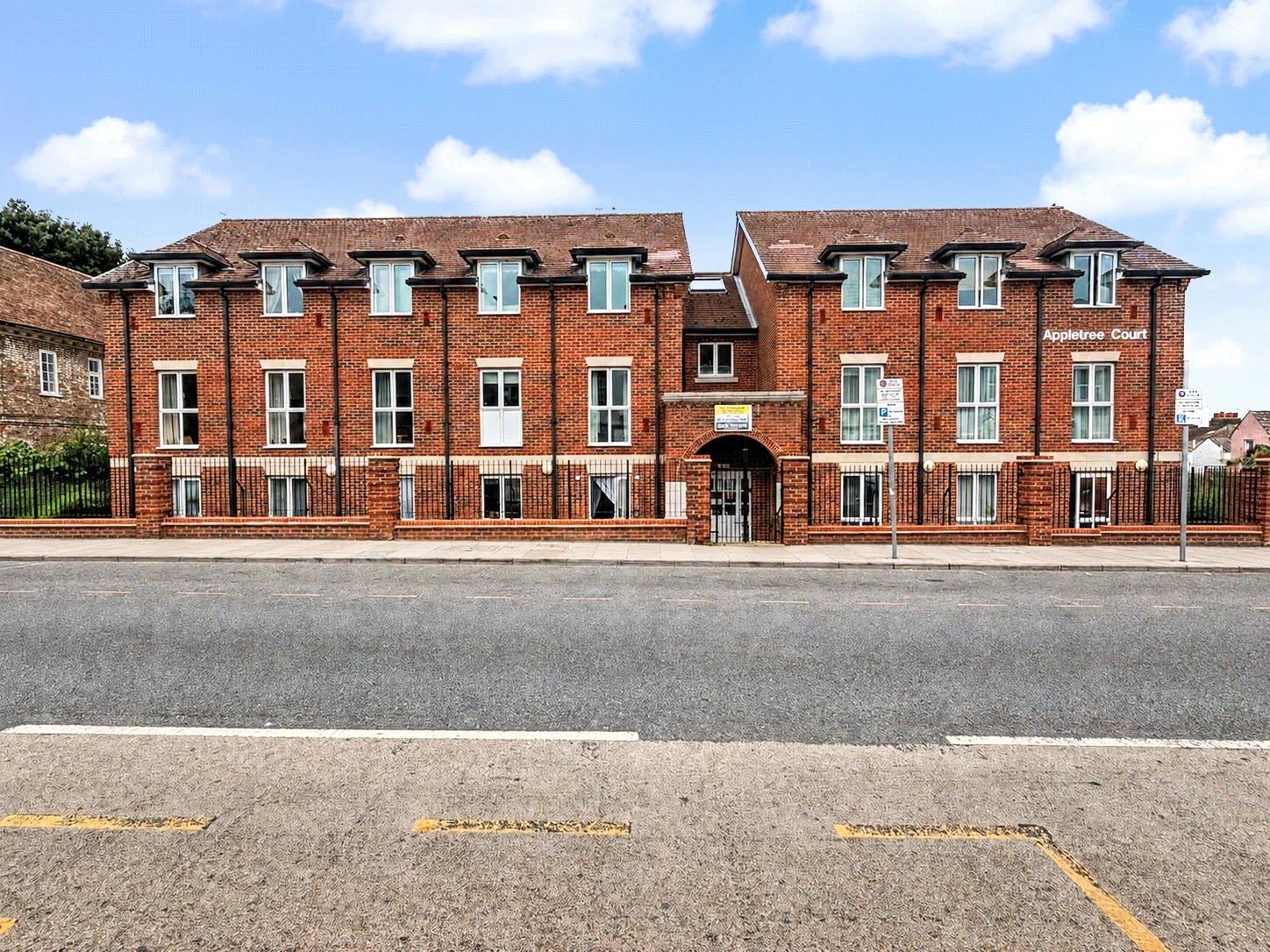 1 bedroom property for sale in Rainham | Robinson Michael & Jackson