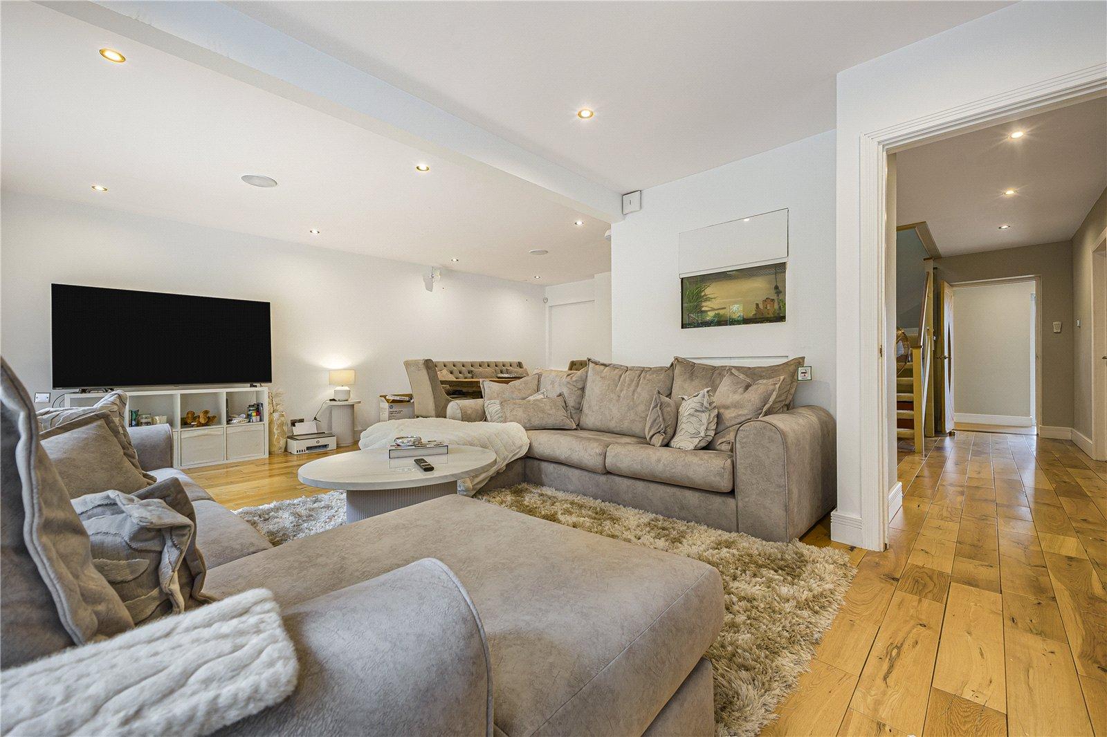 4 bedroom house for sale in Rainham | Robinson Michael & Jackson