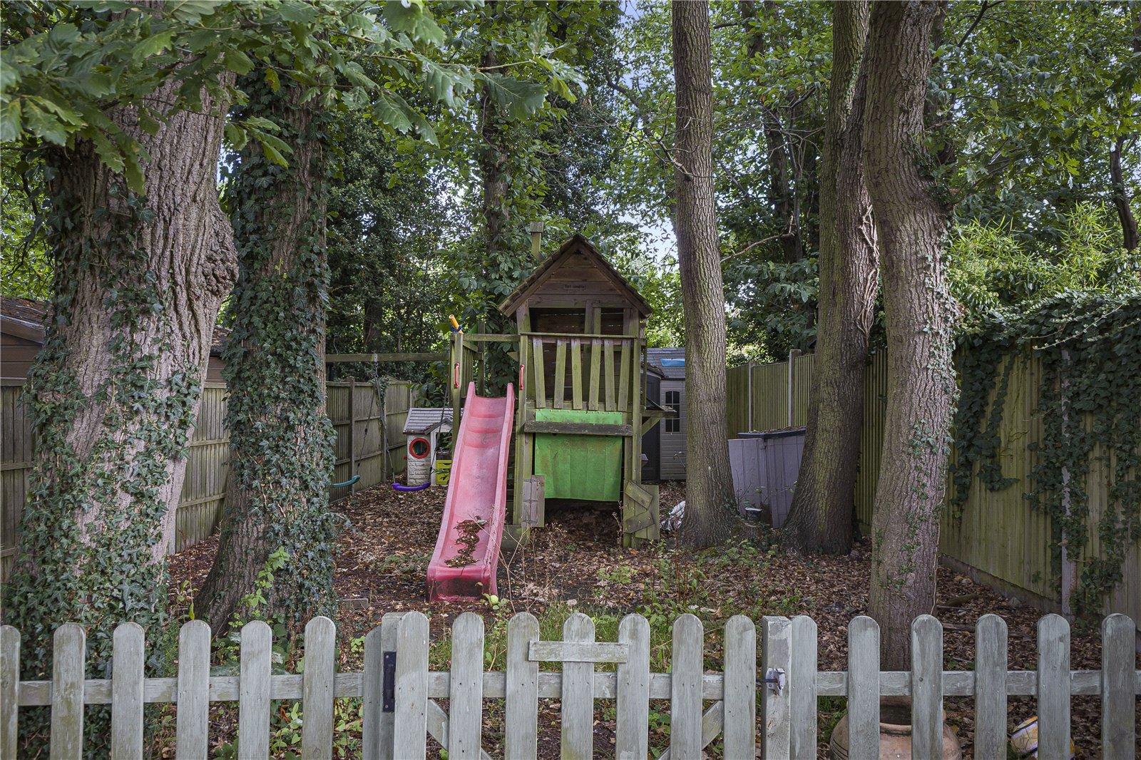 4 bedroom house for sale in Rainham | Robinson Michael & Jackson