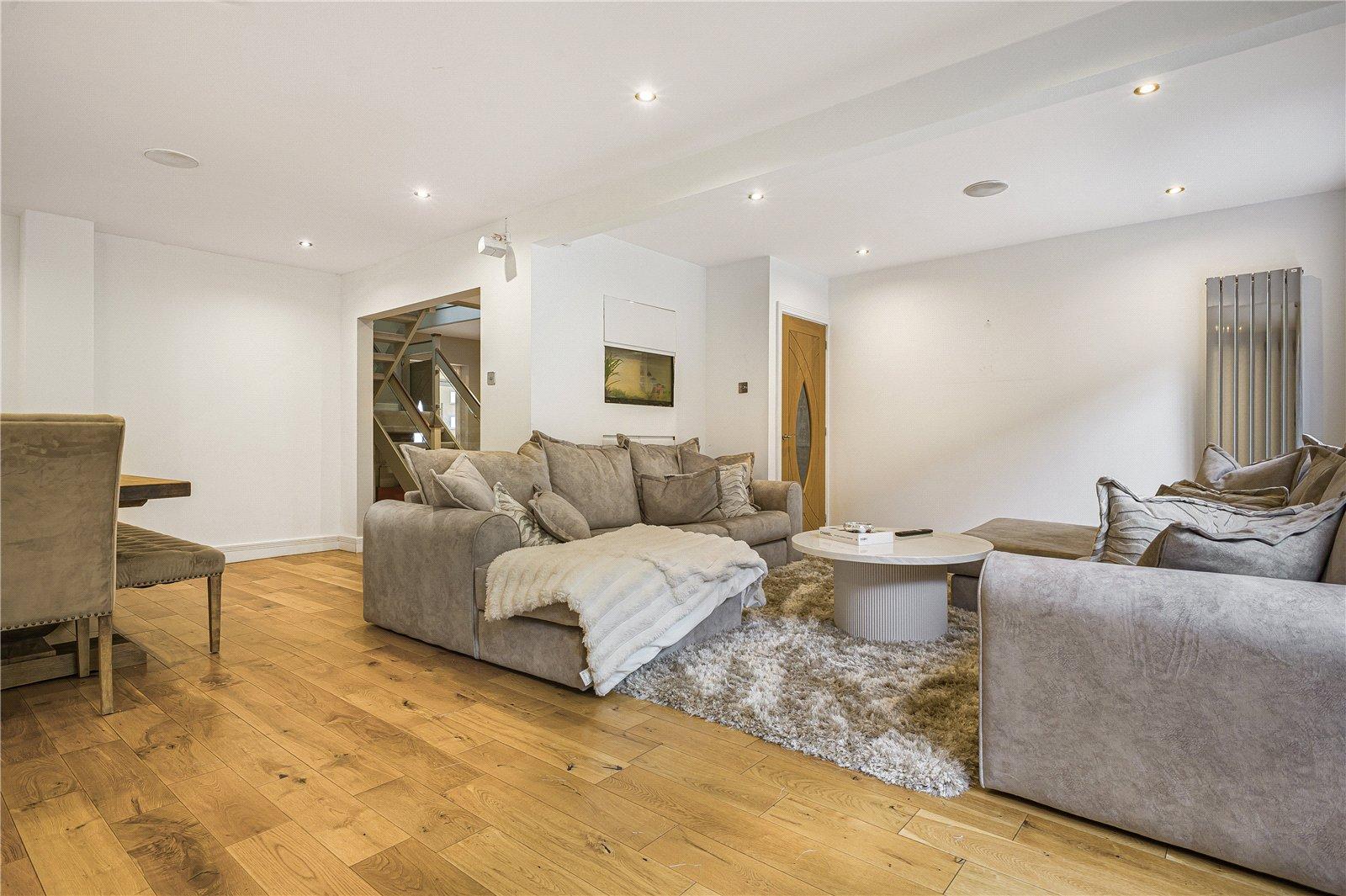 4 bedroom house for sale in Rainham | Robinson Michael & Jackson