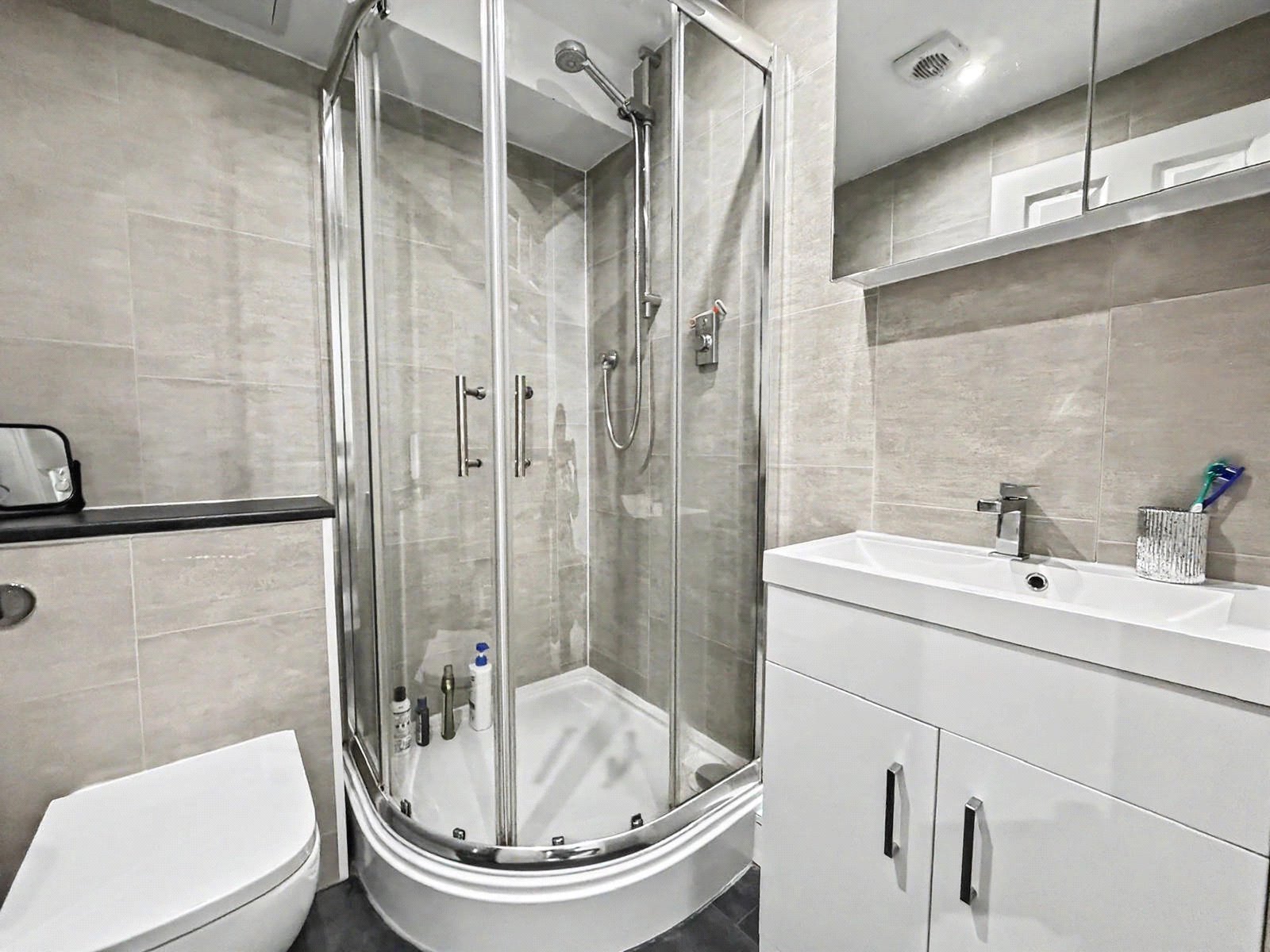 2 bedroom property for sale in Gillingham | Robinson Michael & Jackson