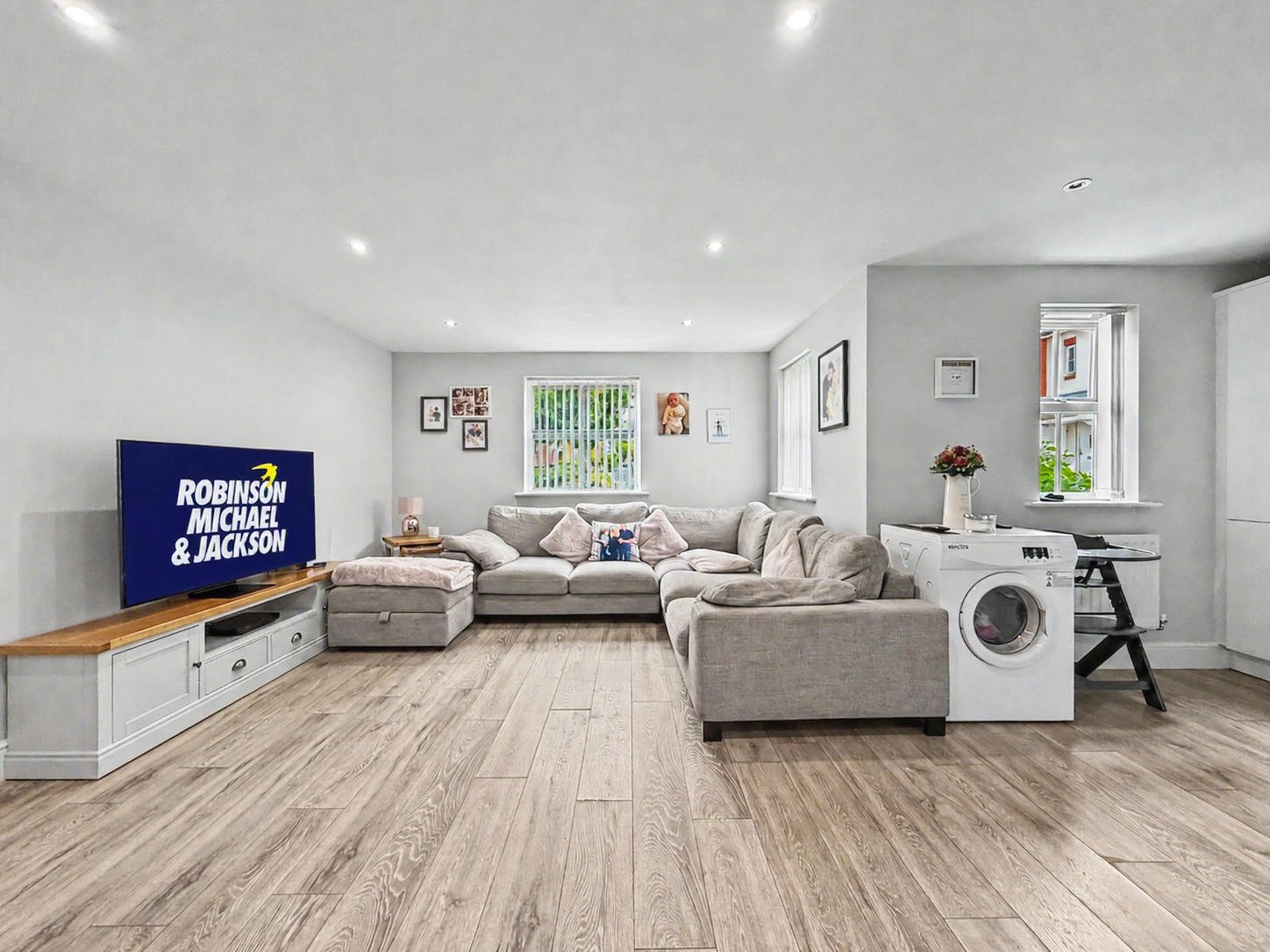 2 bedroom property for sale in Gillingham | Robinson Michael & Jackson