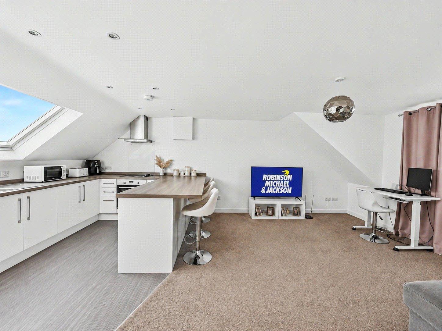 2 bedroom property for sale in Rainham | Robinson Michael & Jackson