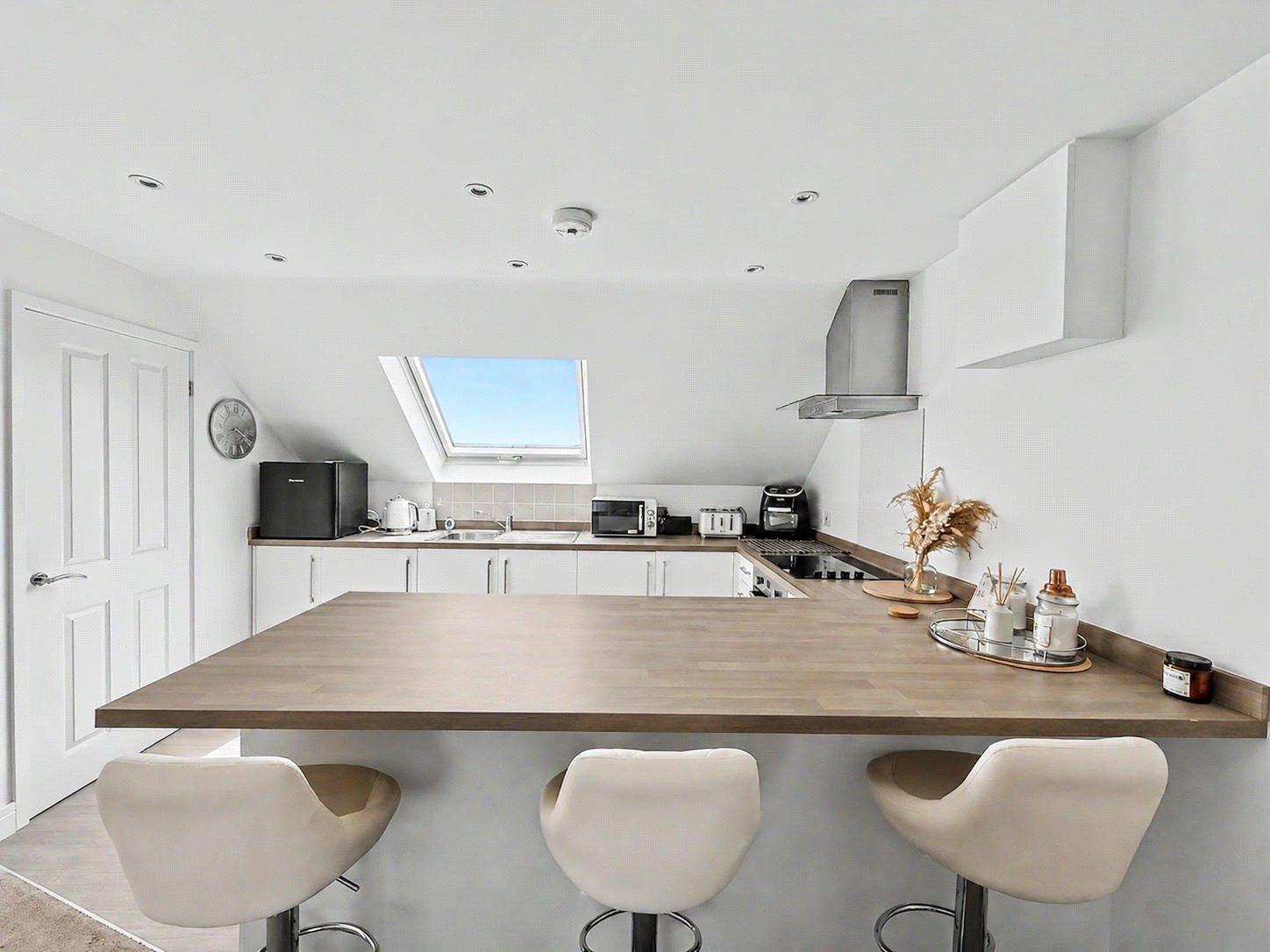2 bedroom property for sale in Rainham | Robinson Michael & Jackson