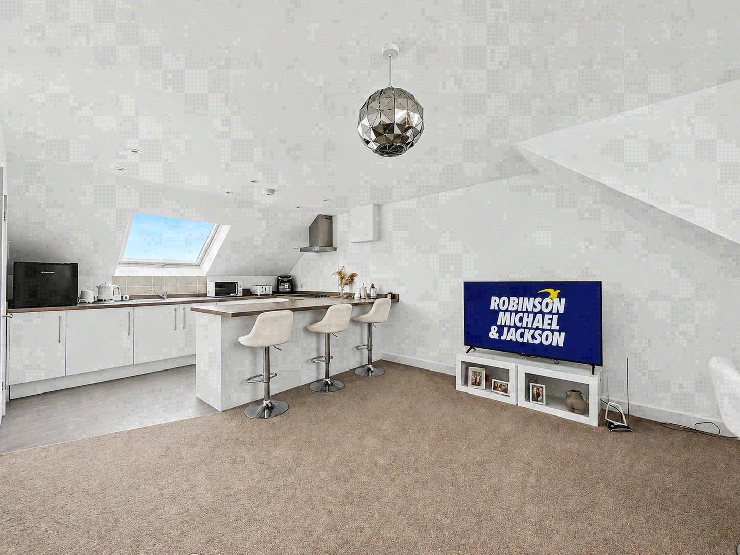 2 bedroom property for sale in Rainham | Robinson Michael & Jackson