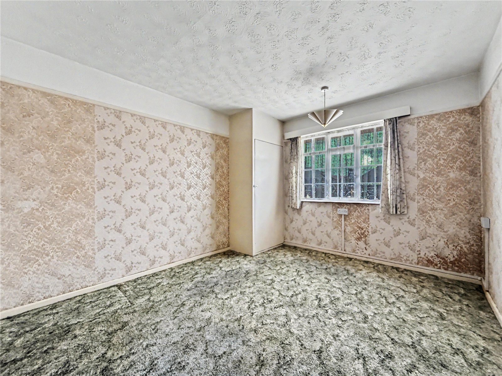 2 bedroom bungalow for sale in Rainham | Robinson Michael & Jackson