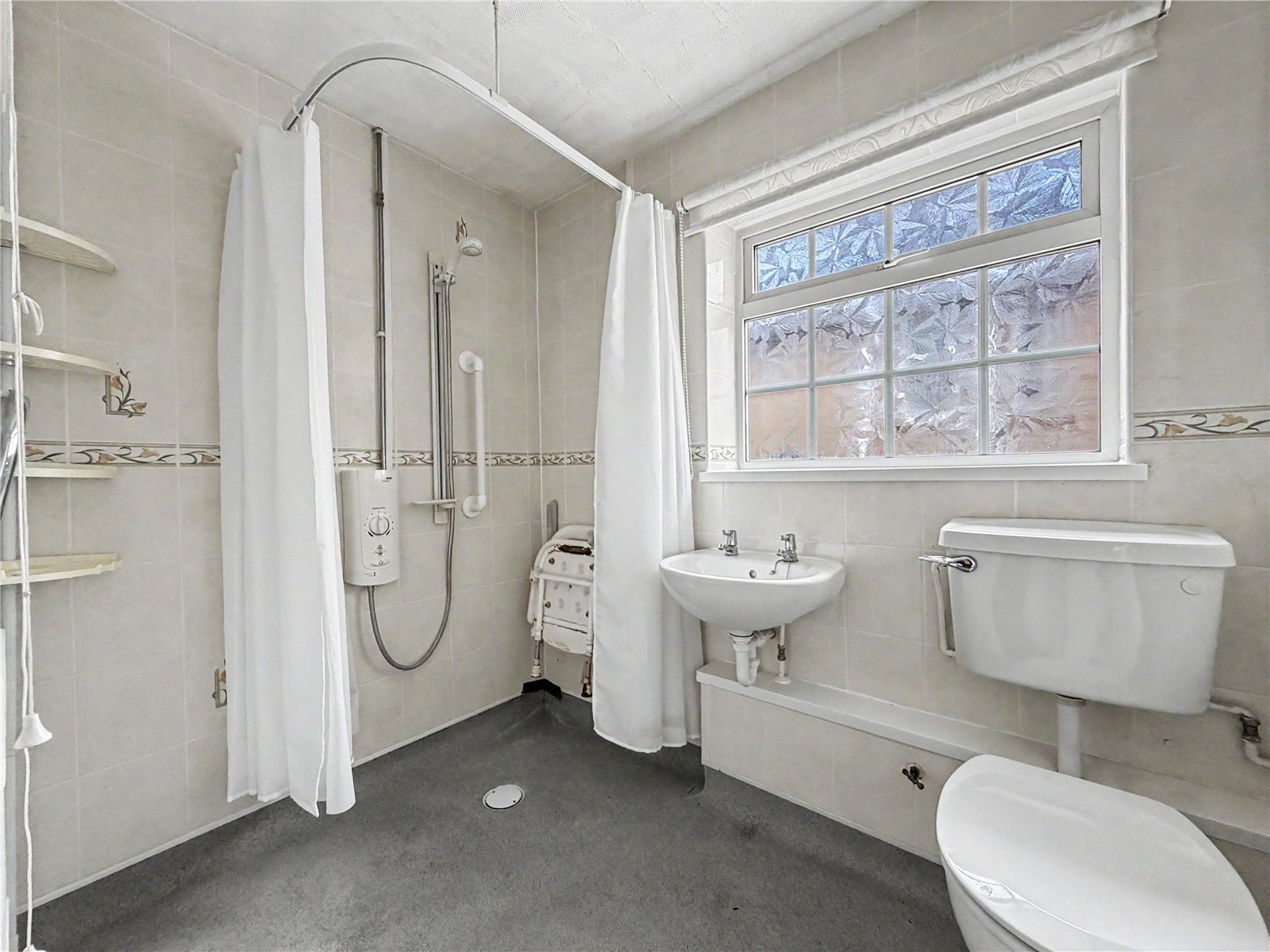 2 bedroom bungalow for sale in Rainham | Robinson Michael & Jackson