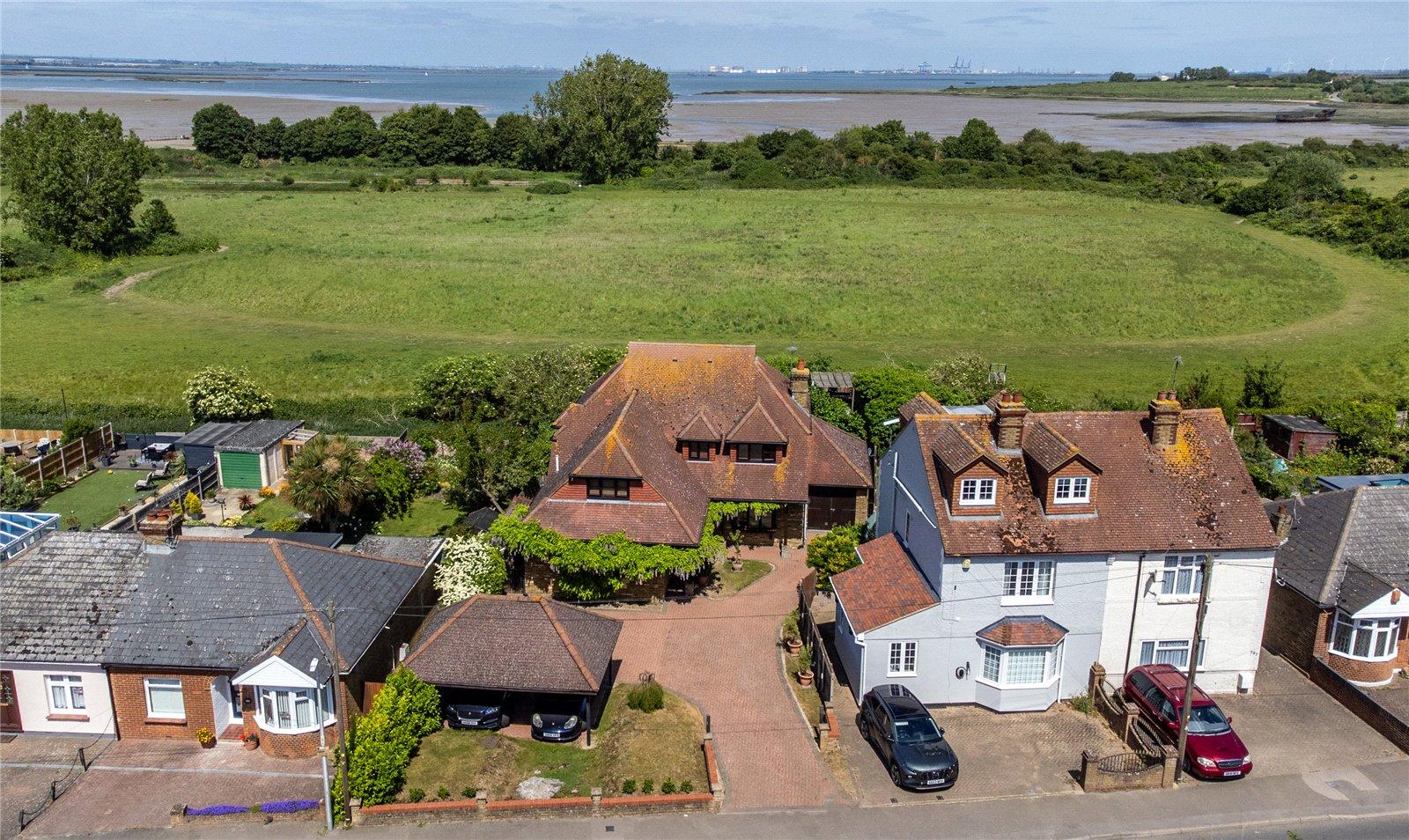 4 bedroom house for sale in Rainham | Robinson Michael & Jackson
