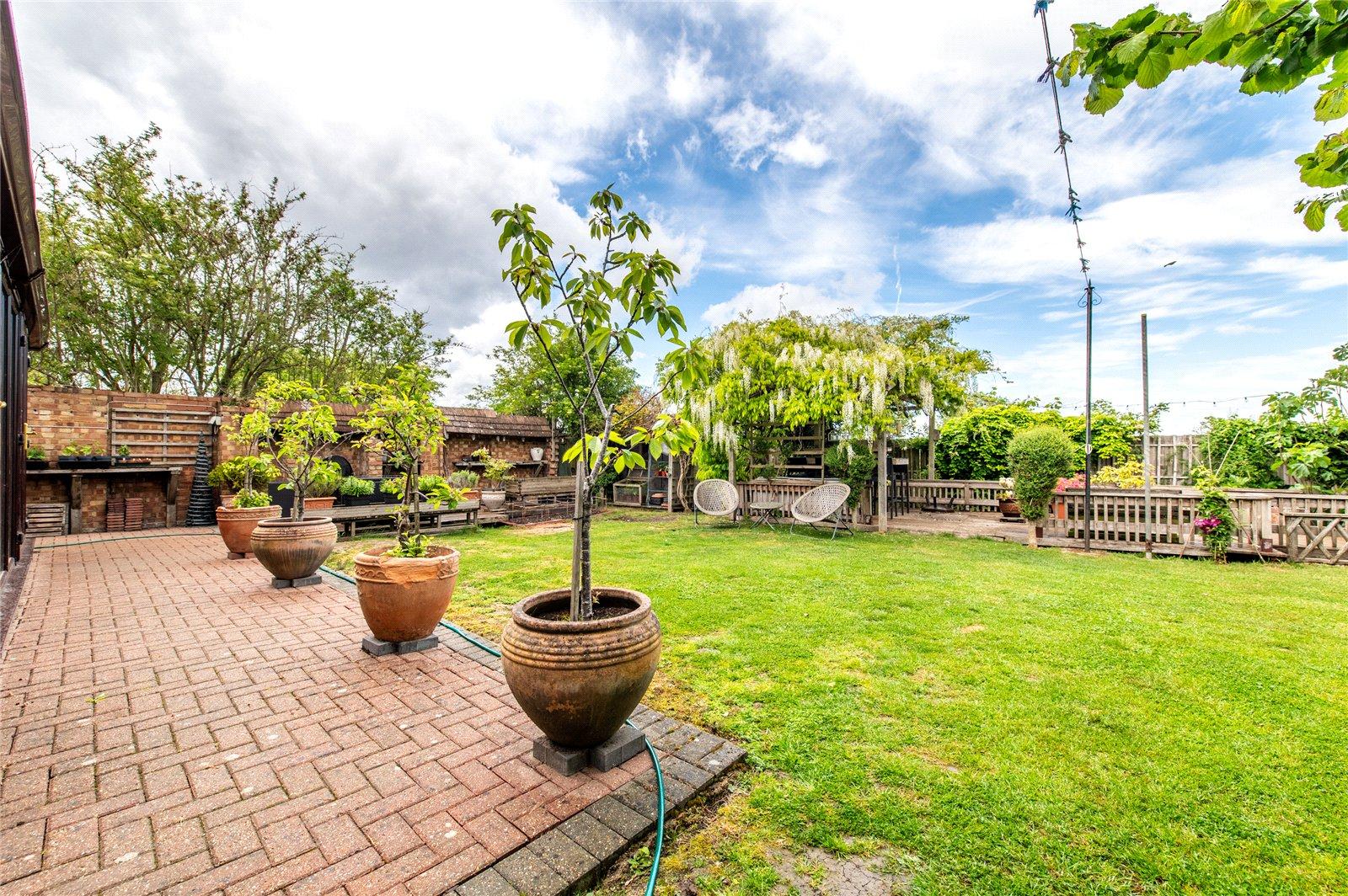 4 bedroom house for sale in Rainham | Robinson Michael & Jackson