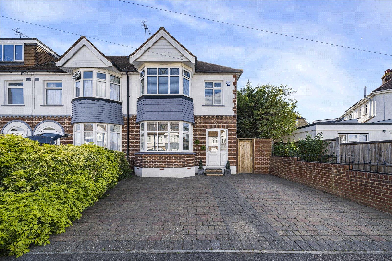 3 bedroom house for sale in Rainham | Robinson Michael & Jackson