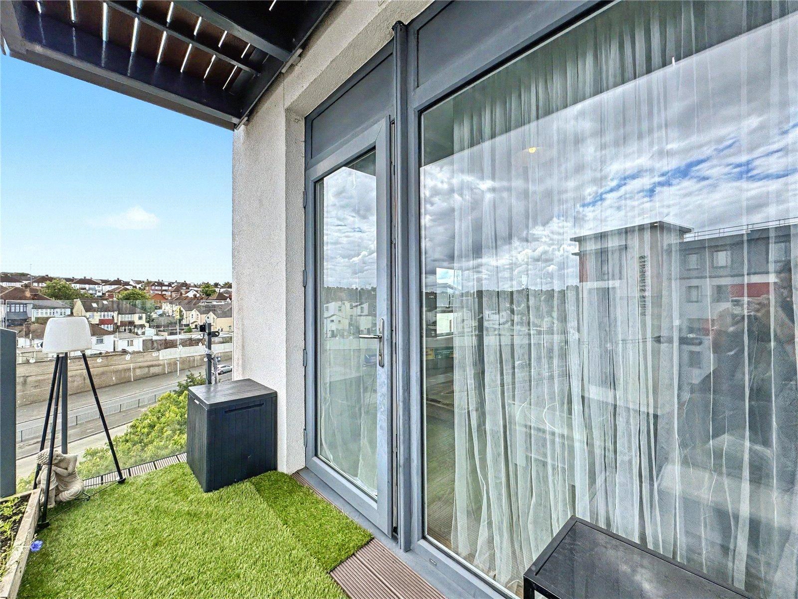2 bedroom property for sale in Gillingham | Robinson Michael & Jackson