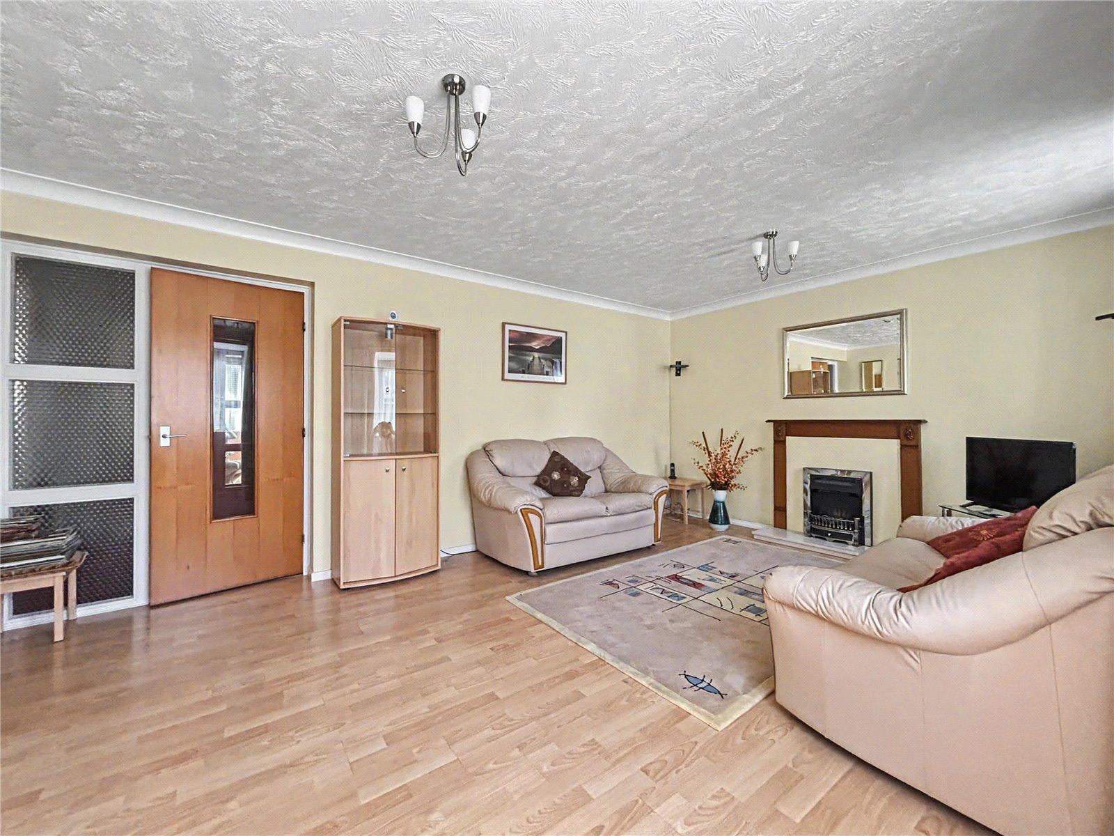 2 bedroom property for sale in Rainham | Robinson Michael & Jackson
