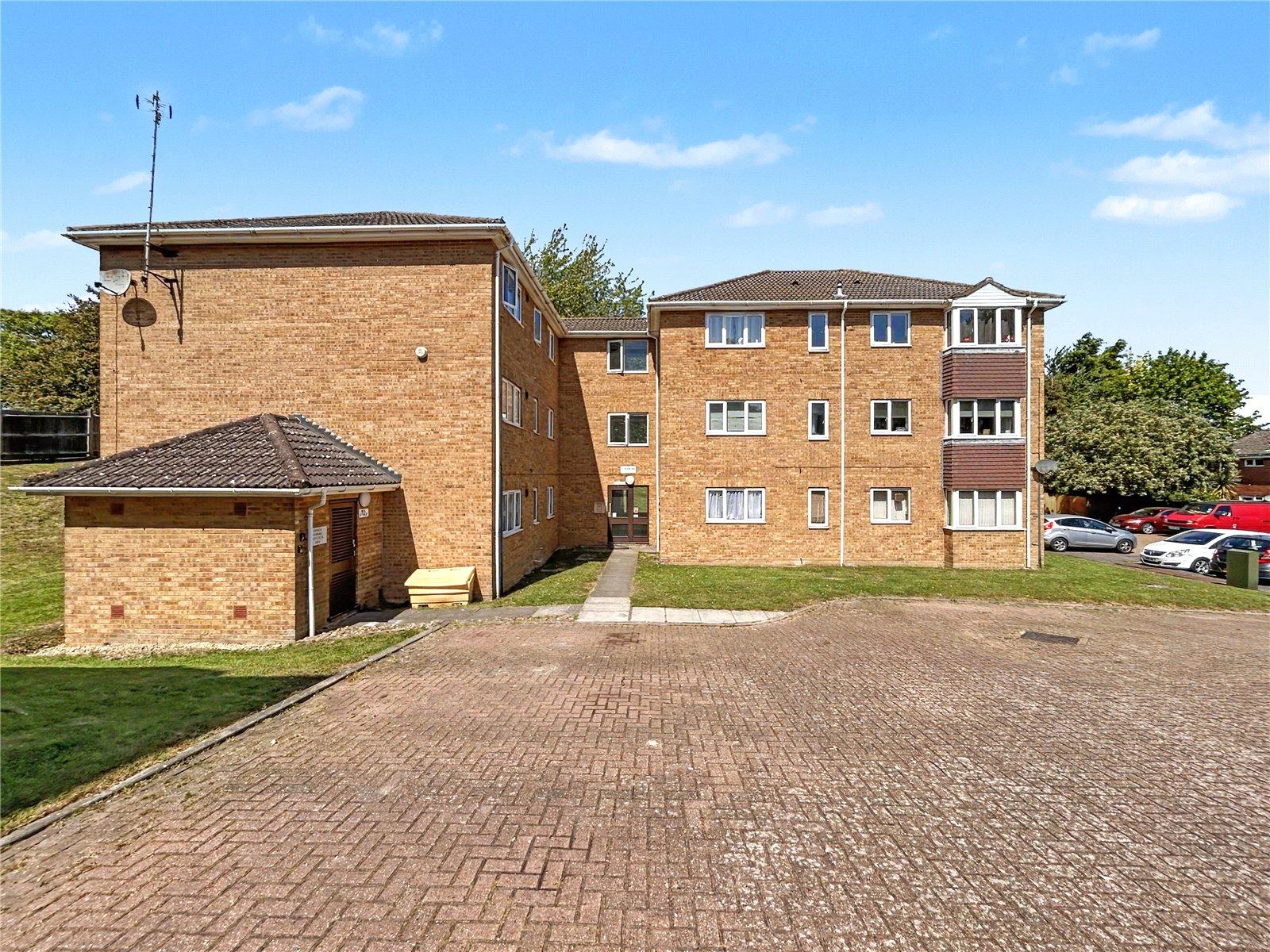 2 bedroom property for sale in Rainham | Robinson Michael & Jackson