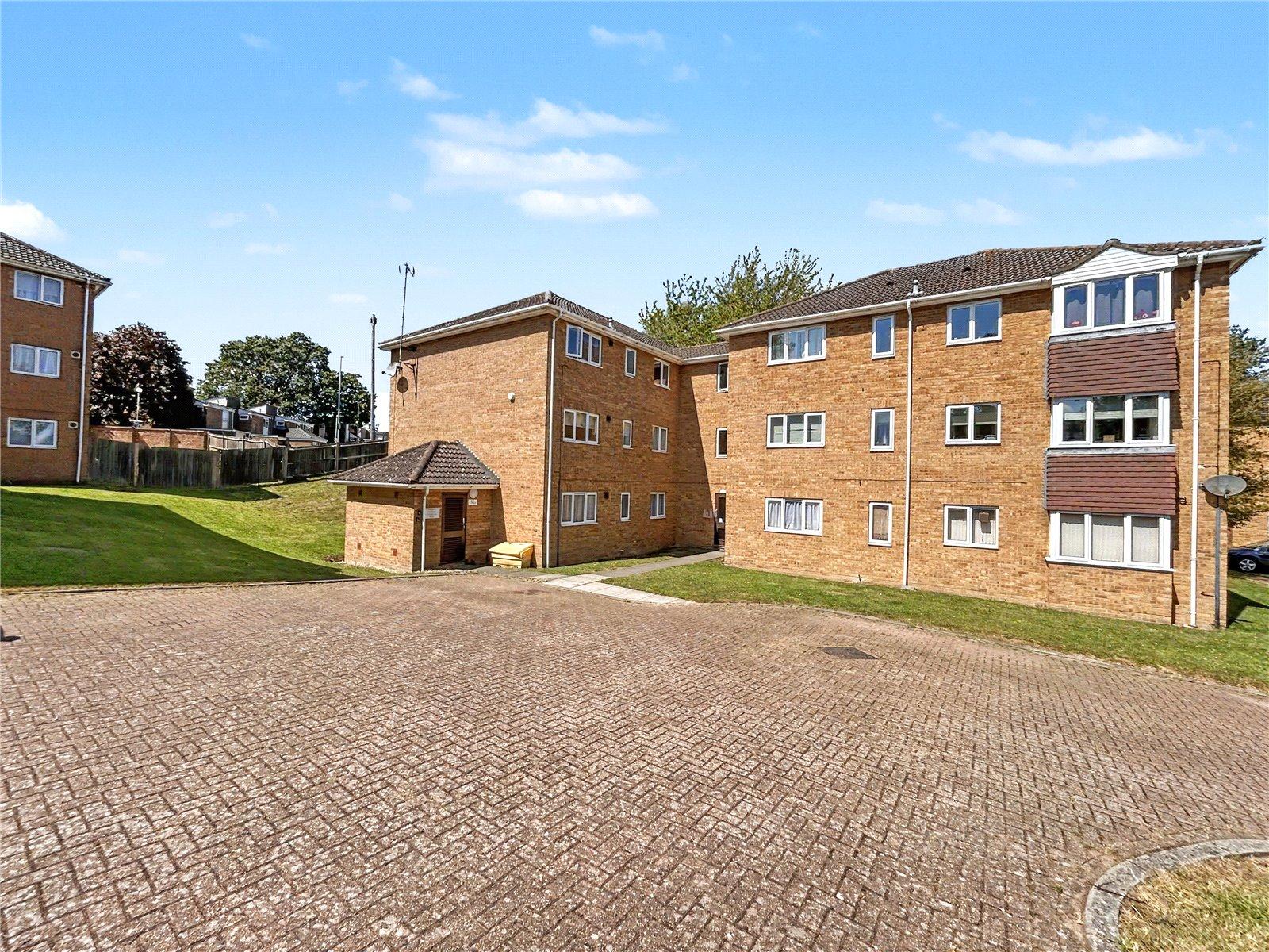 2 bedroom property for sale in Rainham | Robinson Michael & Jackson