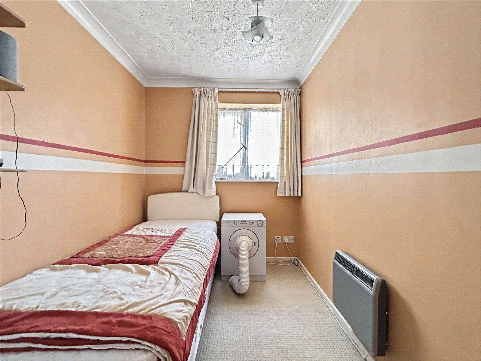 2 bedroom property for sale in Rainham | Robinson Michael & Jackson
