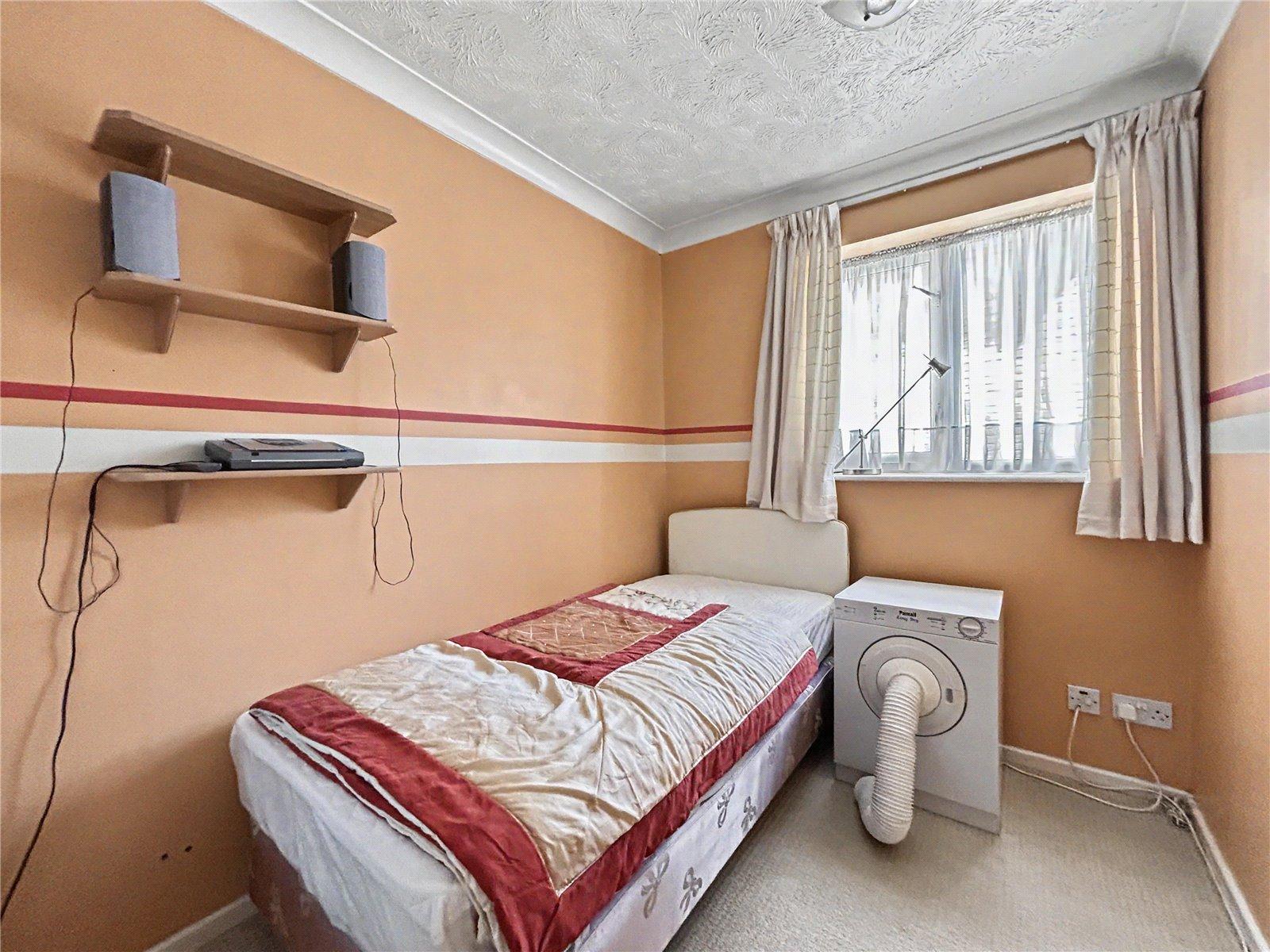 2 bedroom property for sale in Rainham | Robinson Michael & Jackson
