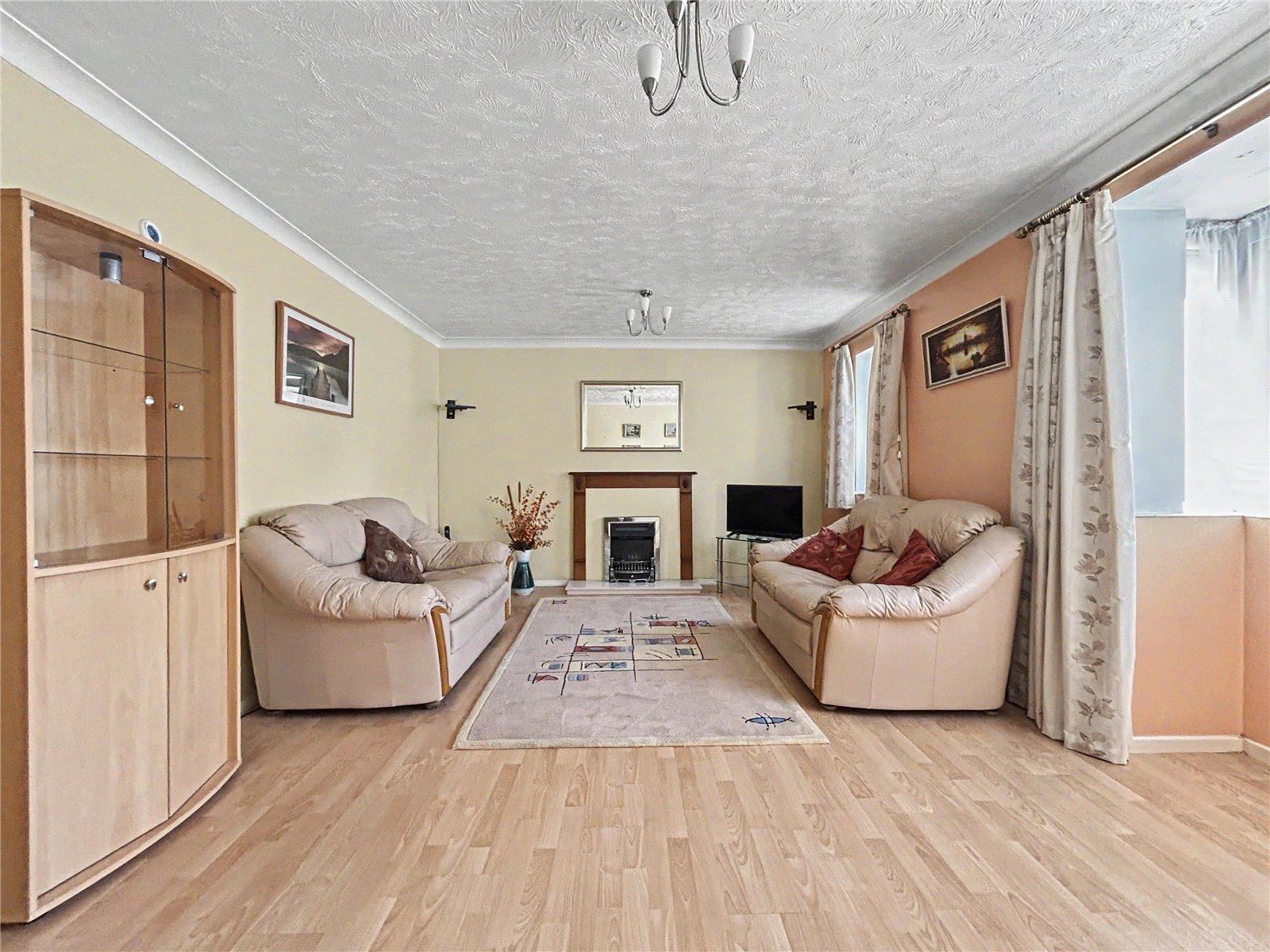 2 bedroom property for sale in Rainham | Robinson Michael & Jackson