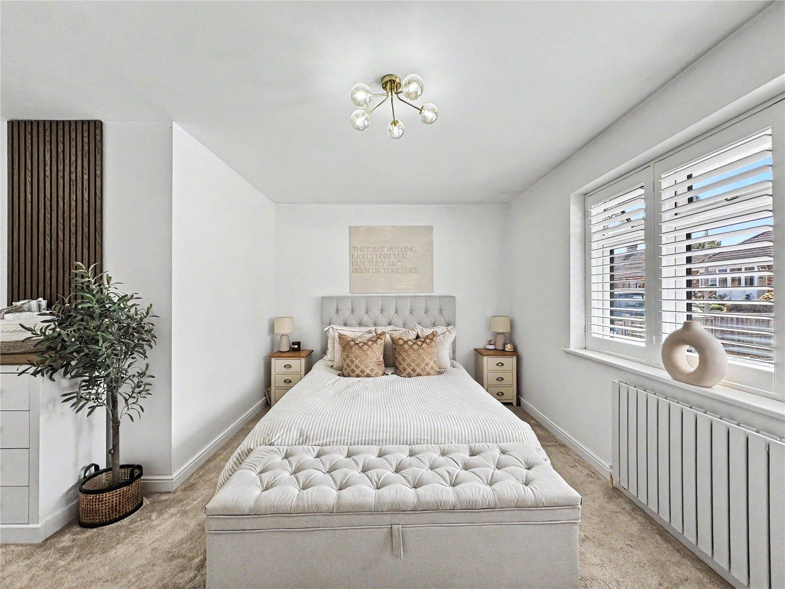 2 bedroom bungalow for sale in Rainham | Robinson Michael & Jackson