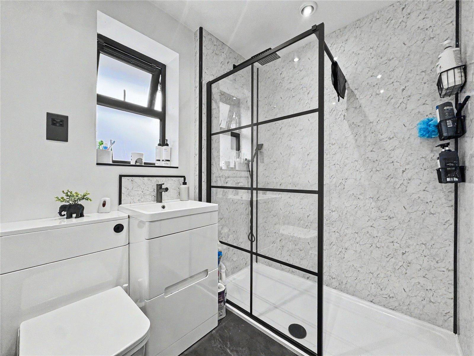 2 bedroom bungalow for sale in Rainham | Robinson Michael & Jackson