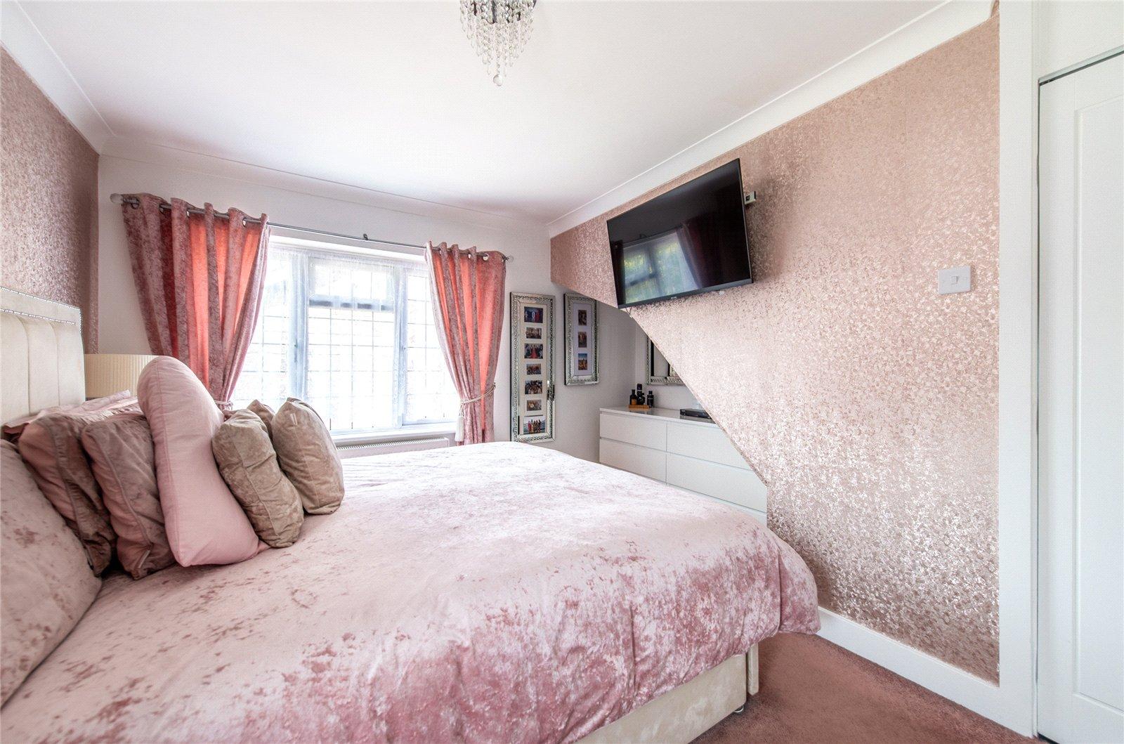 5 bedroom house for sale in Rainham | Robinson Michael & Jackson