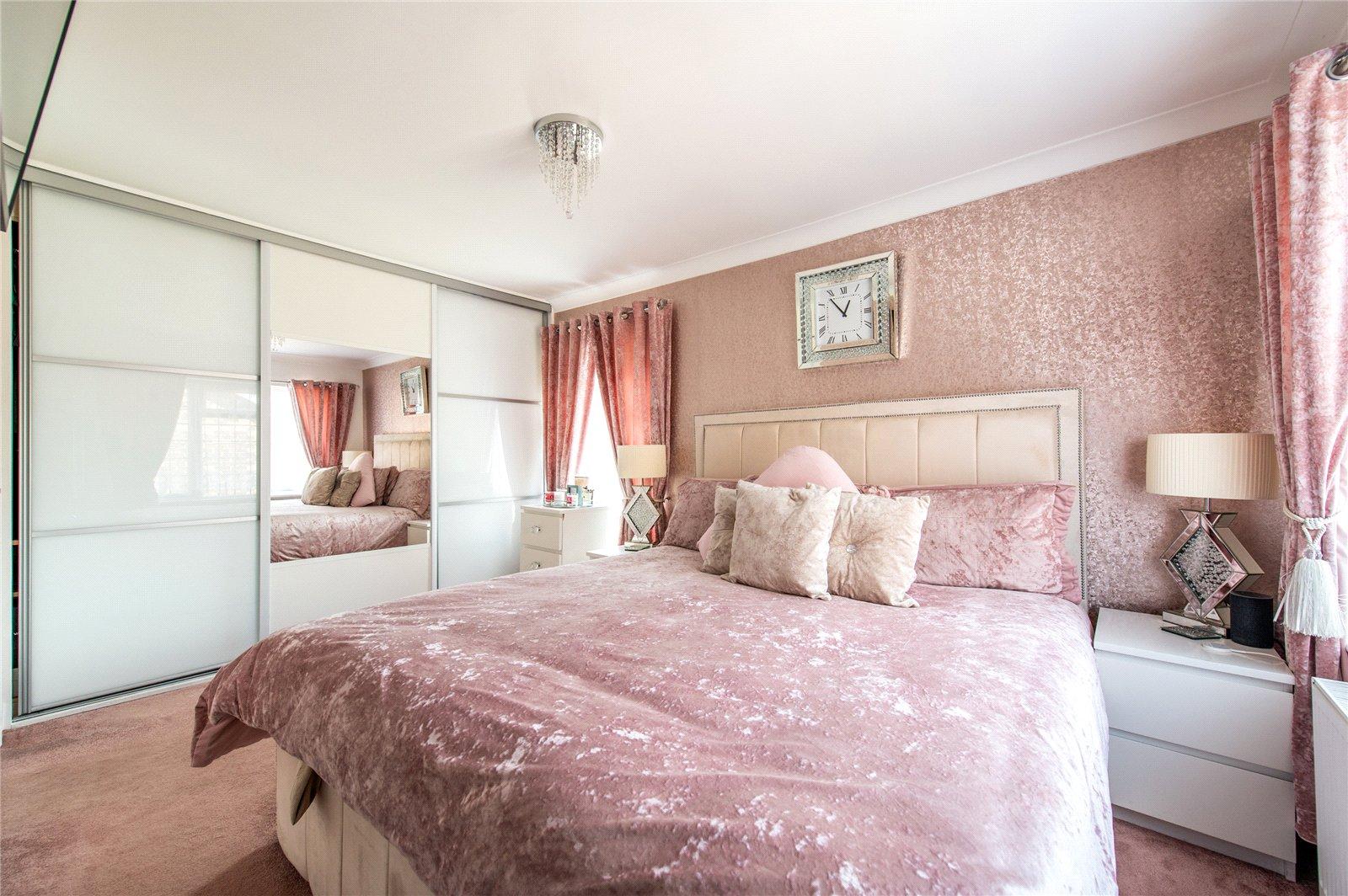 5 bedroom house for sale in Rainham | Robinson Michael & Jackson