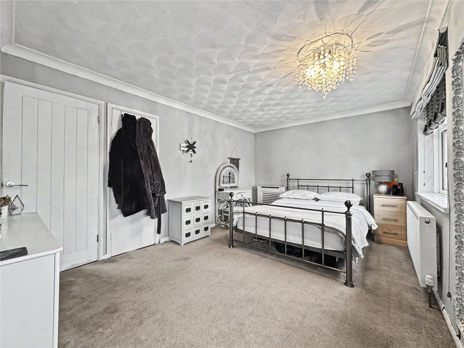 2 bedroom house for sale in Rainham | Robinson Michael & Jackson