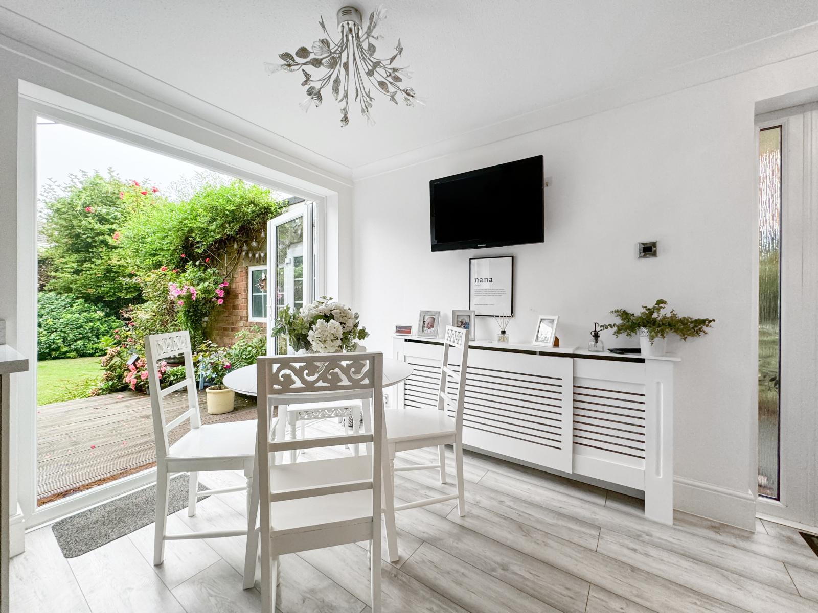3 bedroom house for sale in Rainham | Robinson Michael & Jackson