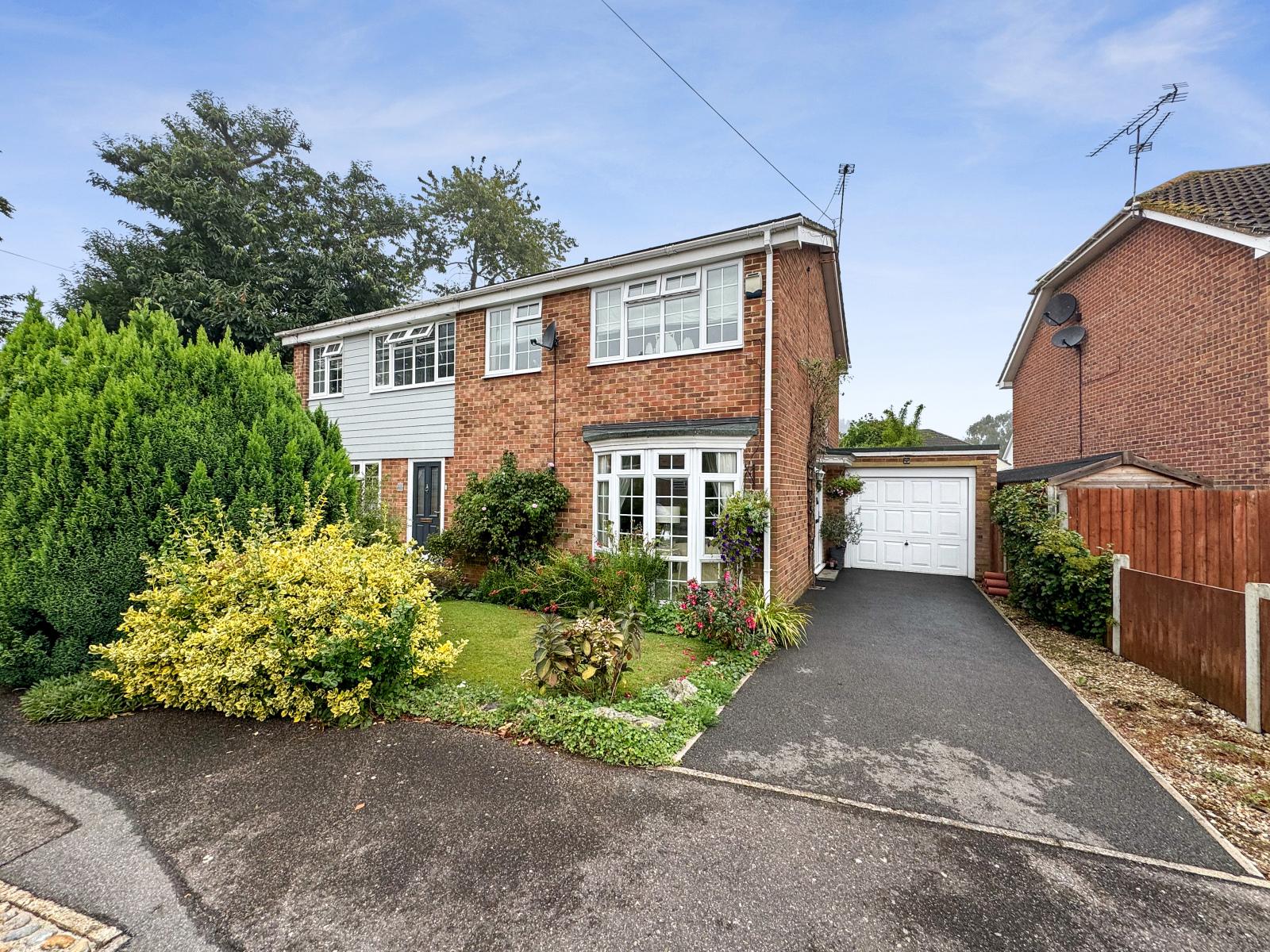 3 bedroom house for sale in Rainham | Robinson Michael & Jackson