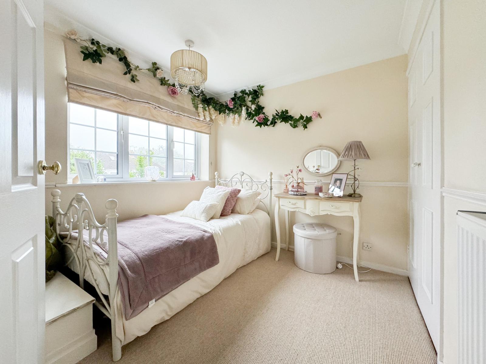 3 bedroom house for sale in Rainham | Robinson Michael & Jackson