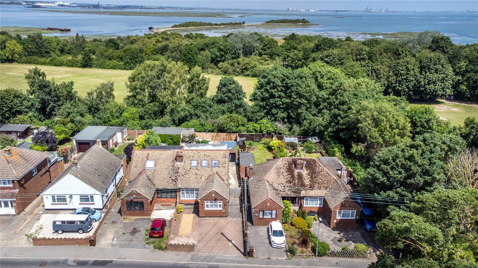 4 bedroom bungalow for sale in Rainham | Robinson Michael & Jackson