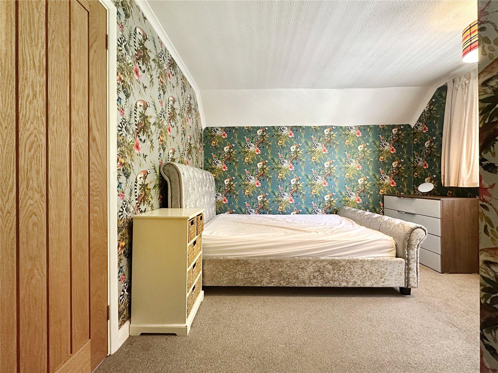3 bedroom property for sale in Rainham | Robinson Michael & Jackson