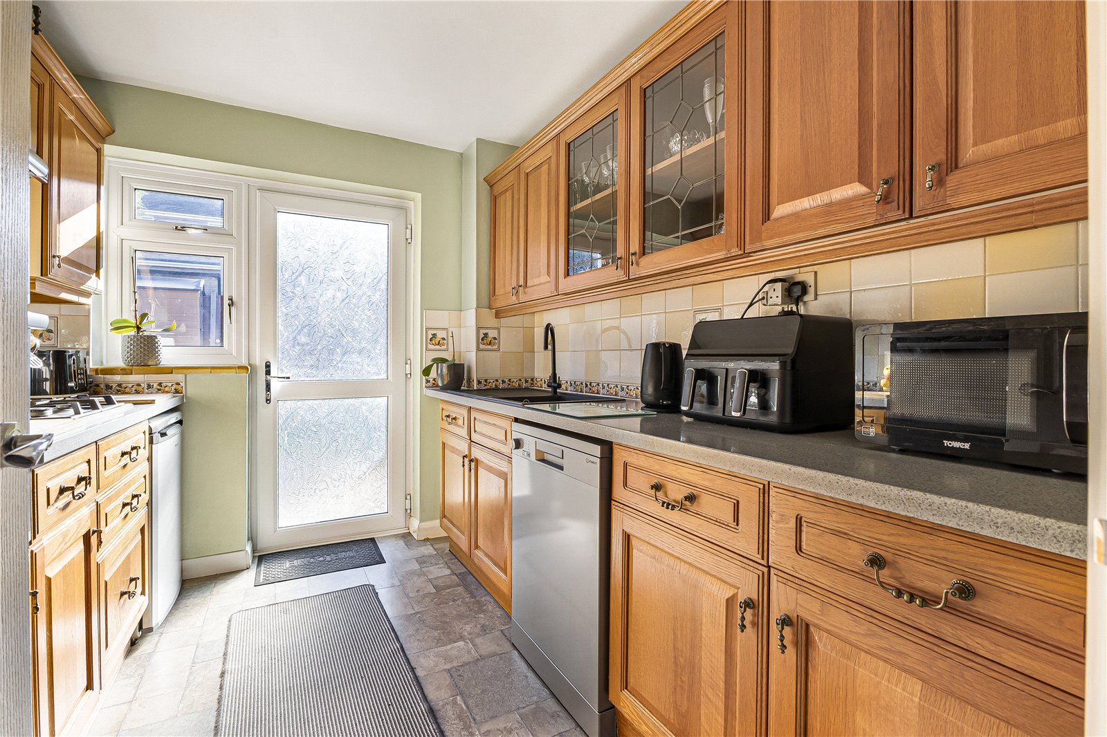 3 bedroom house for sale in Rainham | Robinson Michael & Jackson