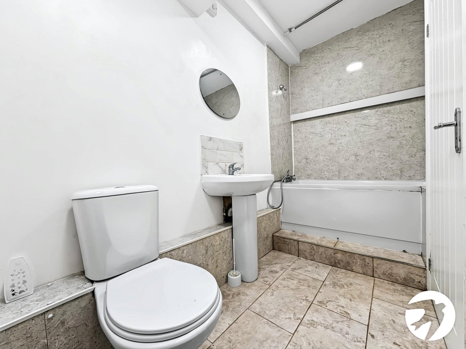 2 bedroom property to rent in Gillingham | Robinson Michael & Jackson