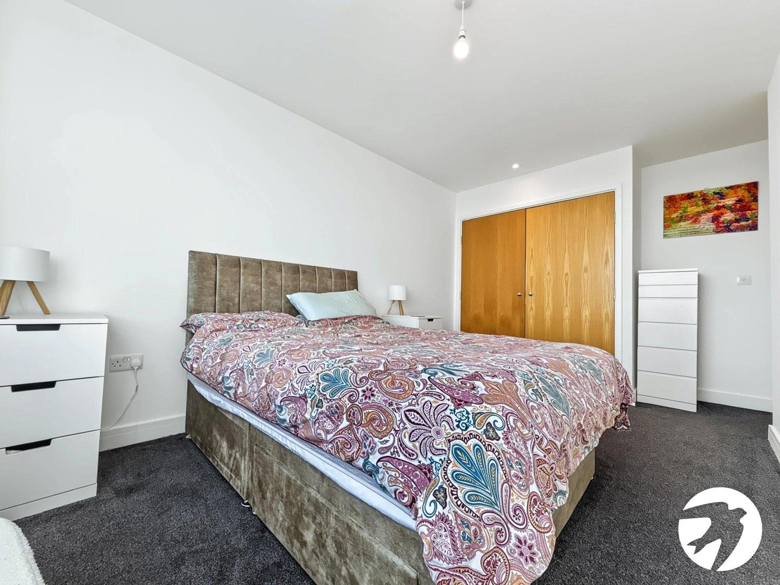 1 bedroom property to rent in Dock Head Road | Robinson Michael & Jackson